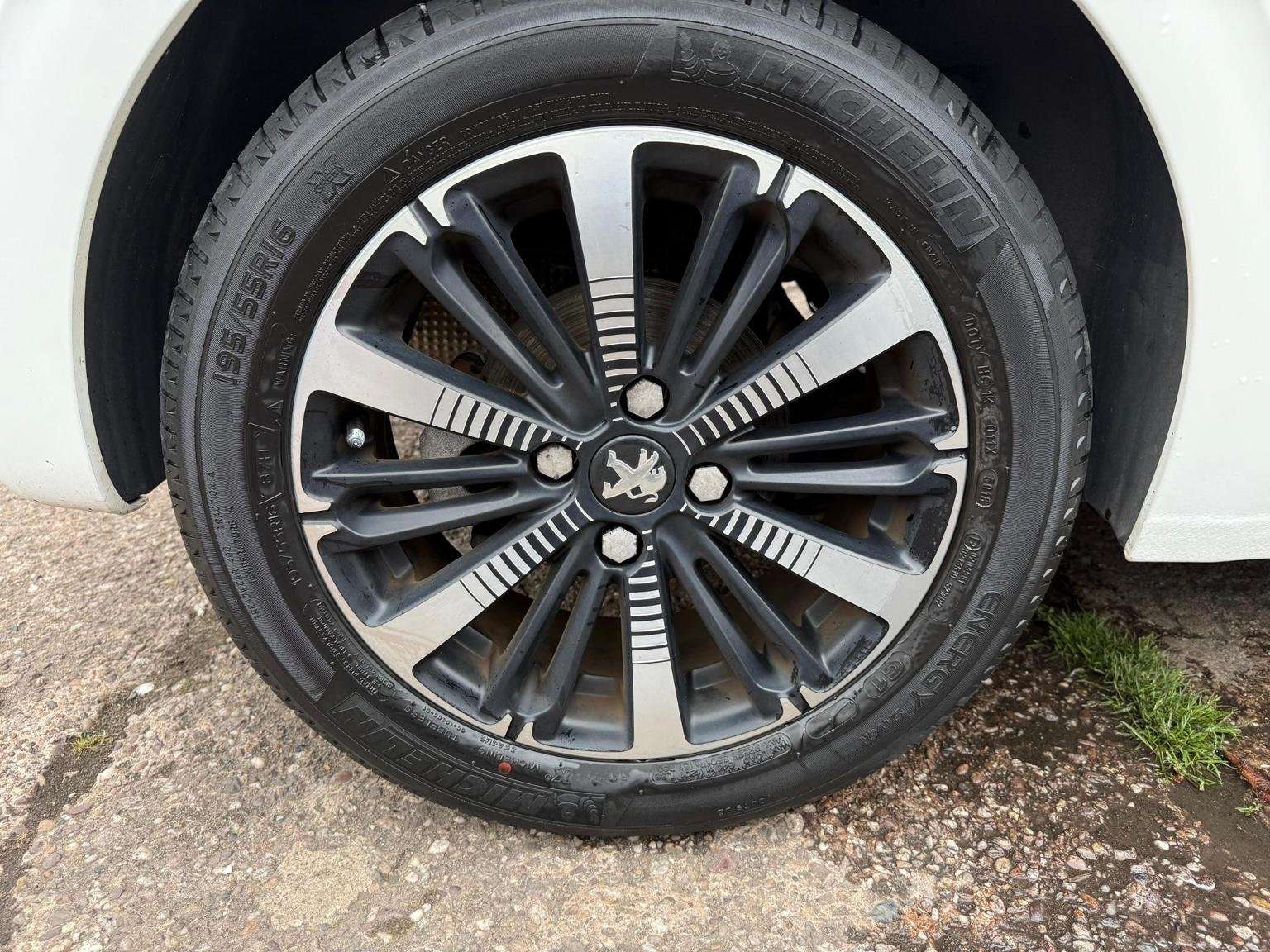 2019 PEUGEOT 208 2019 PEUGEOT 208