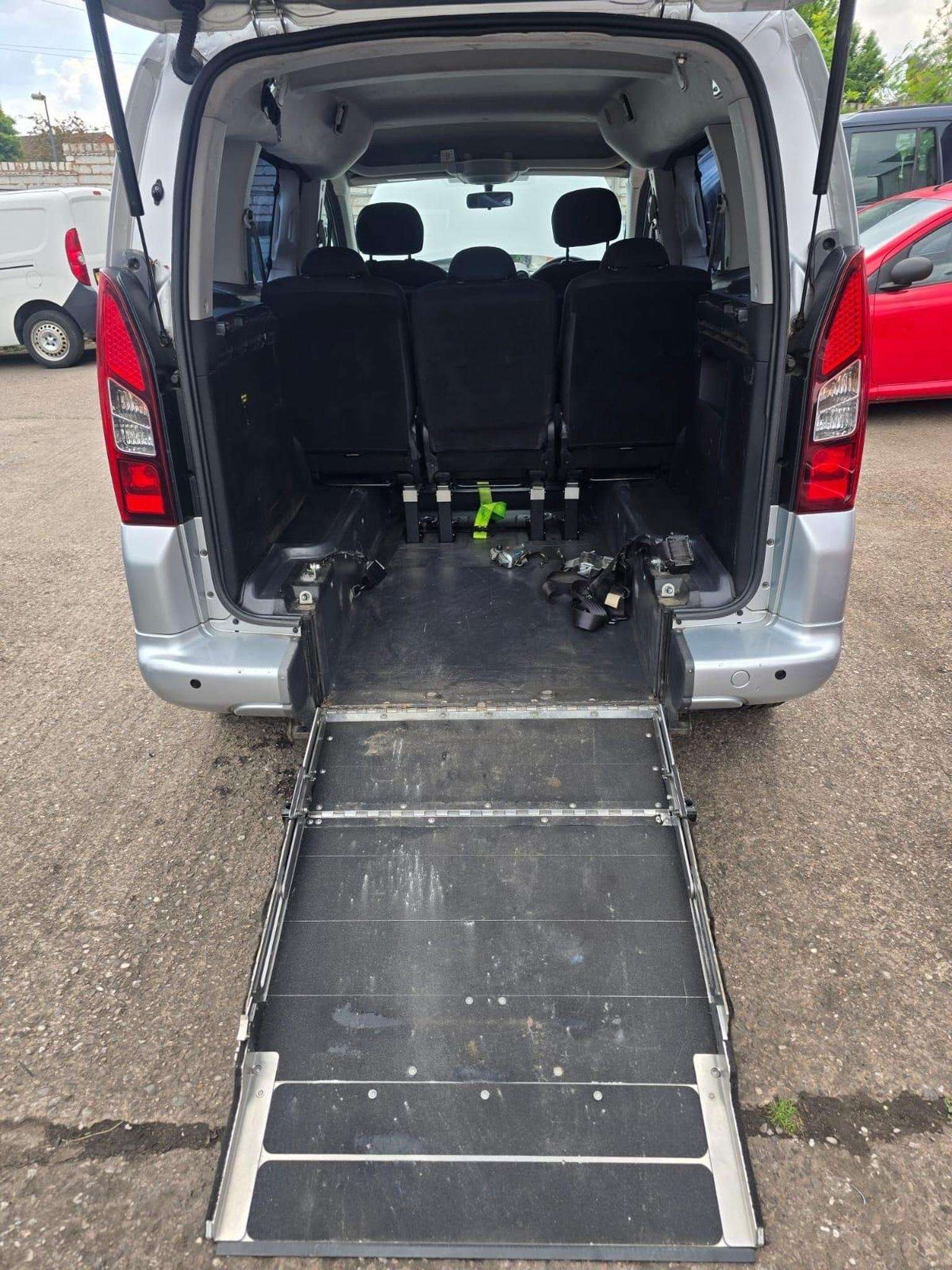 2015 PEUGEOT PARTNER TEPEE 2015 PEUGEOT PARTNER TEPEE