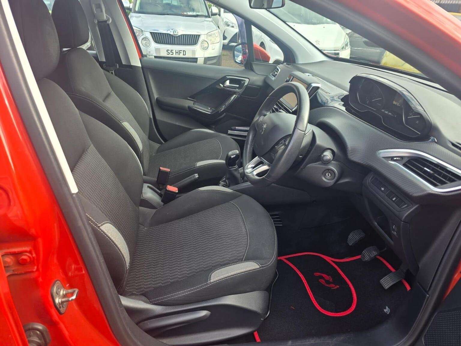 2015 PEUGEOT 208 2015 PEUGEOT 208