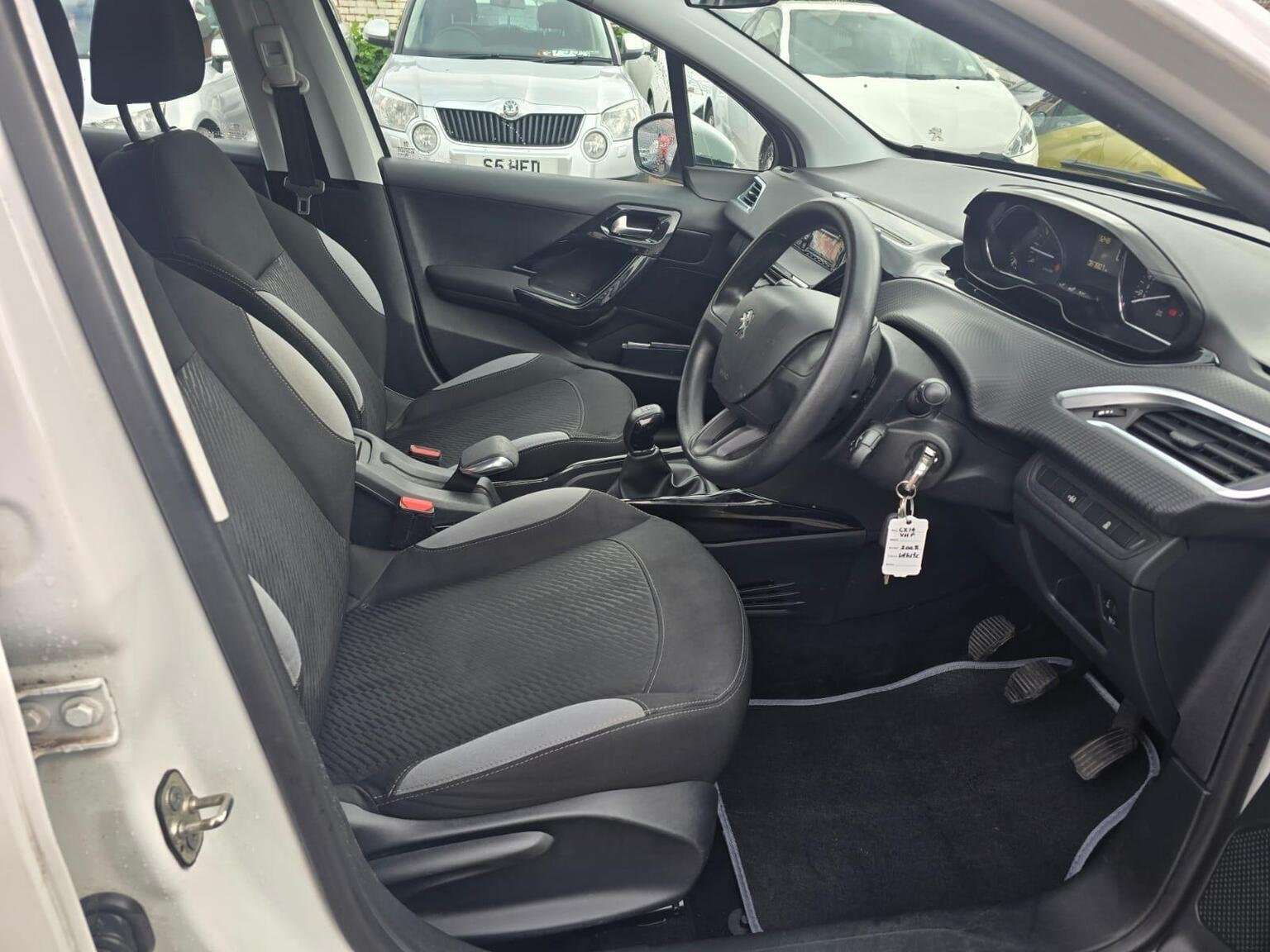 2014 PEUGEOT 2008 2014 PEUGEOT 2008