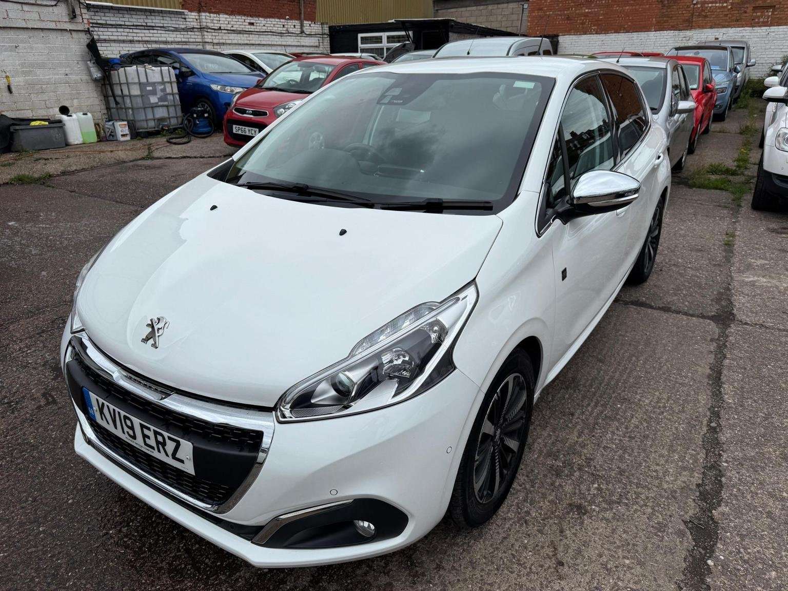 2019 PEUGEOT 208 2019 PEUGEOT 208
