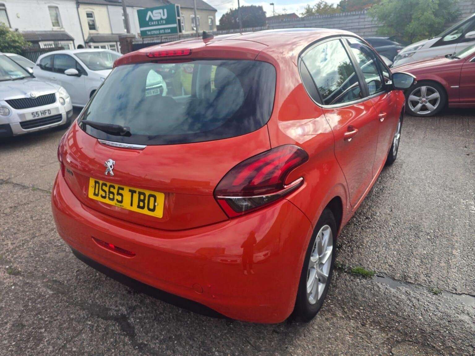 2015 PEUGEOT 208 2015 PEUGEOT 208