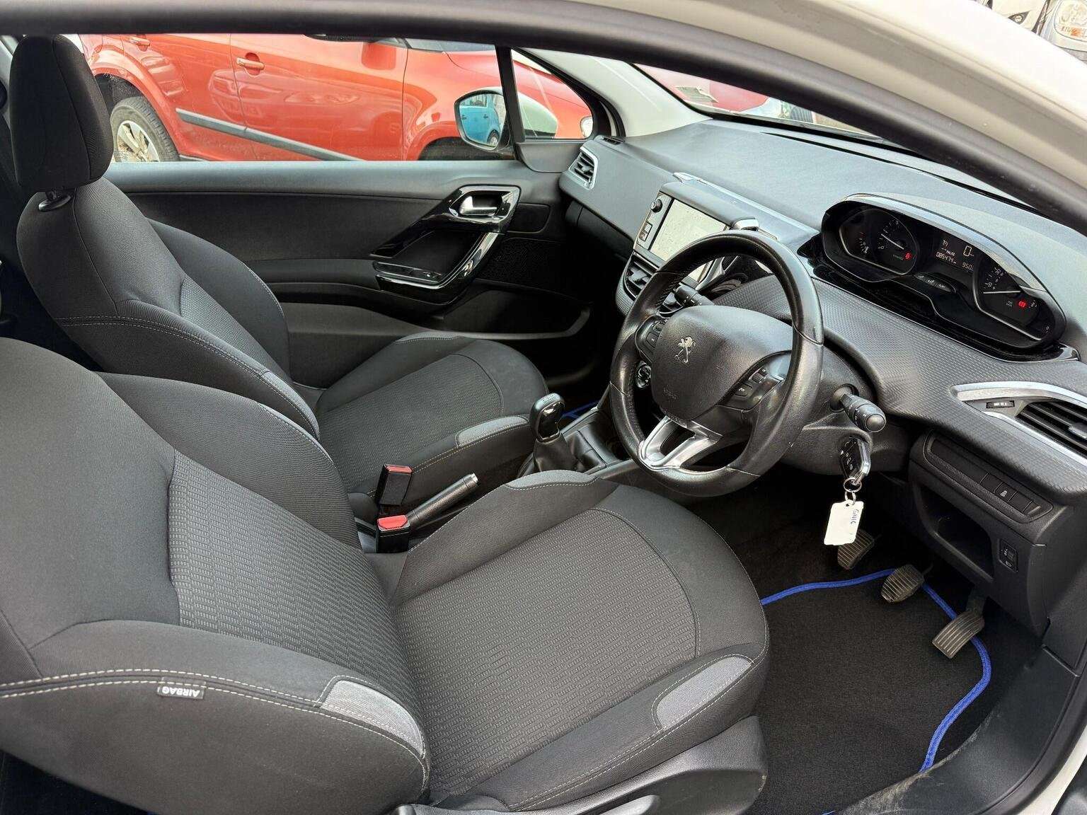 2016 PEUGEOT 208 2016 PEUGEOT 208