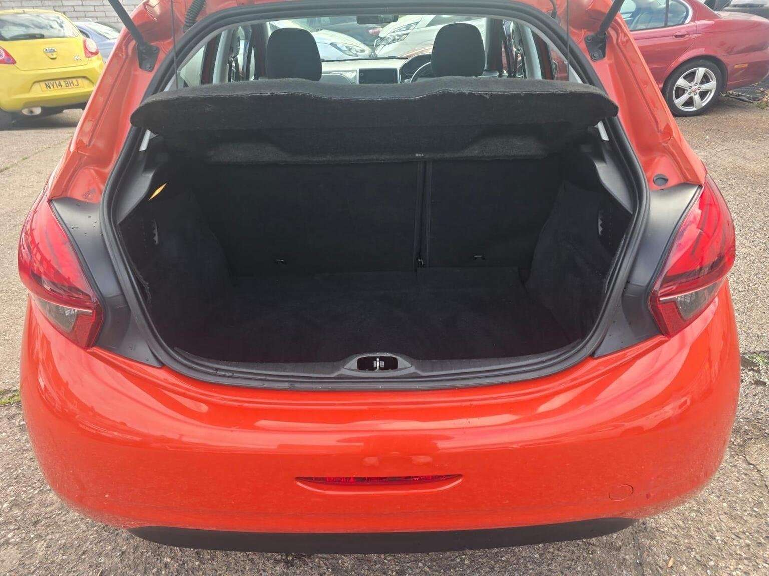 2015 PEUGEOT 208 2015 PEUGEOT 208