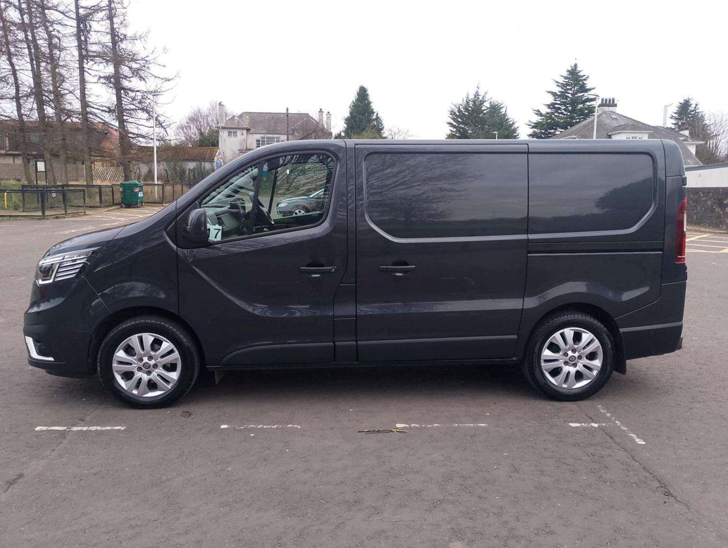 A 2022 RENAULT TRAFIC 2.0 SL28 Blue dCi 150 Sport Panel Van MY22 A 2022 RENAULT TRAFIC 2.0 SL28 Blue dCi 150 Sport Panel Van MY22