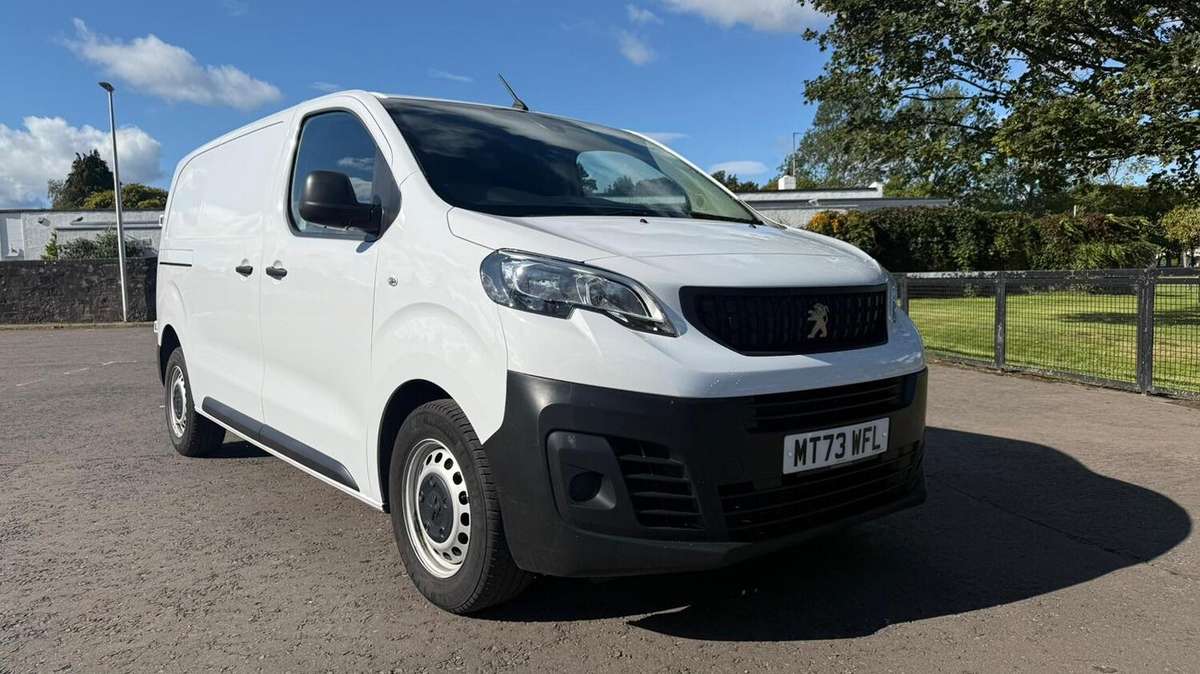 Check out this Peugeot Expert 2023 Diesel Manual