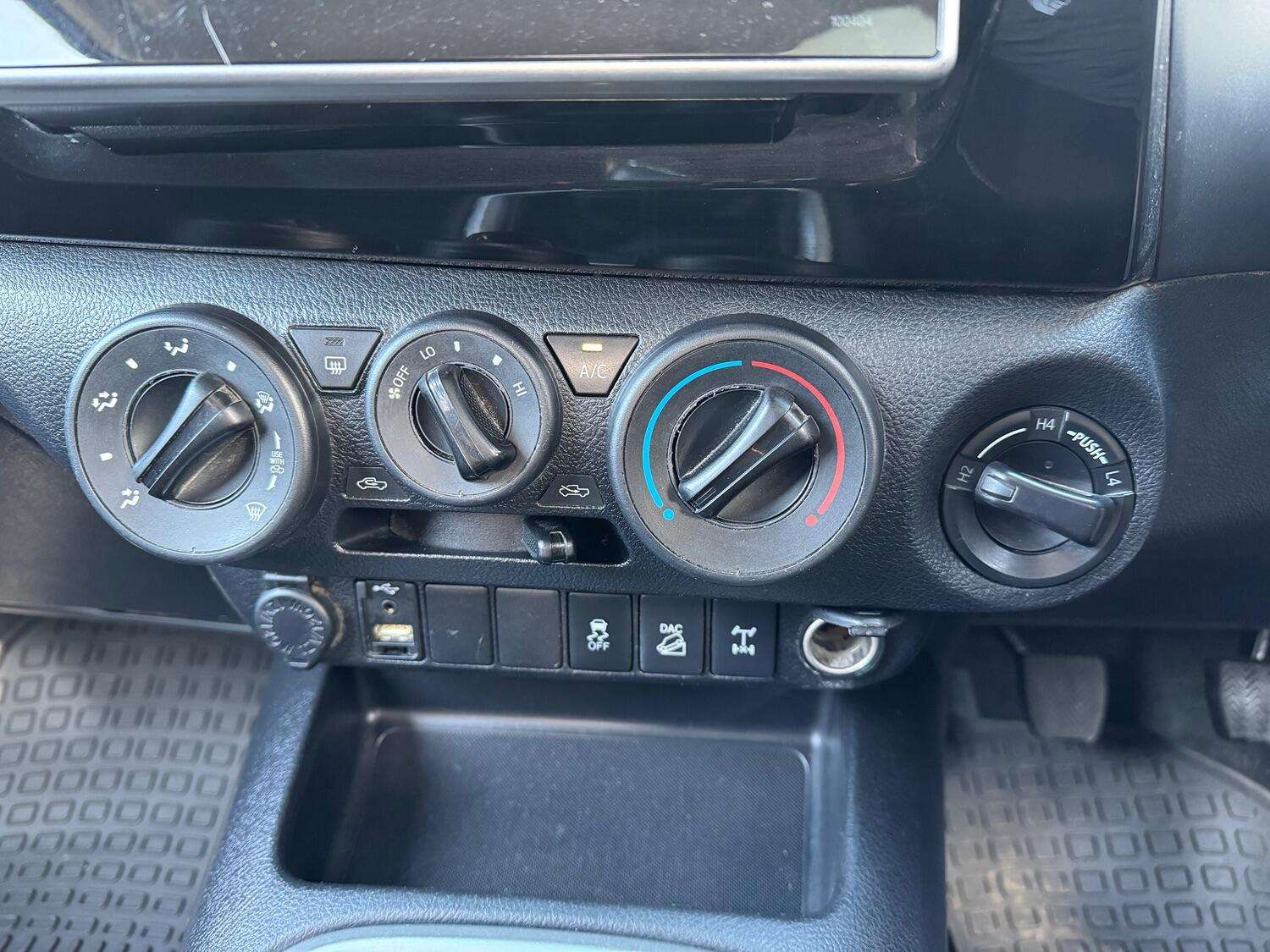 2018 TOYOTA HILUX 2018 TOYOTA HILUX