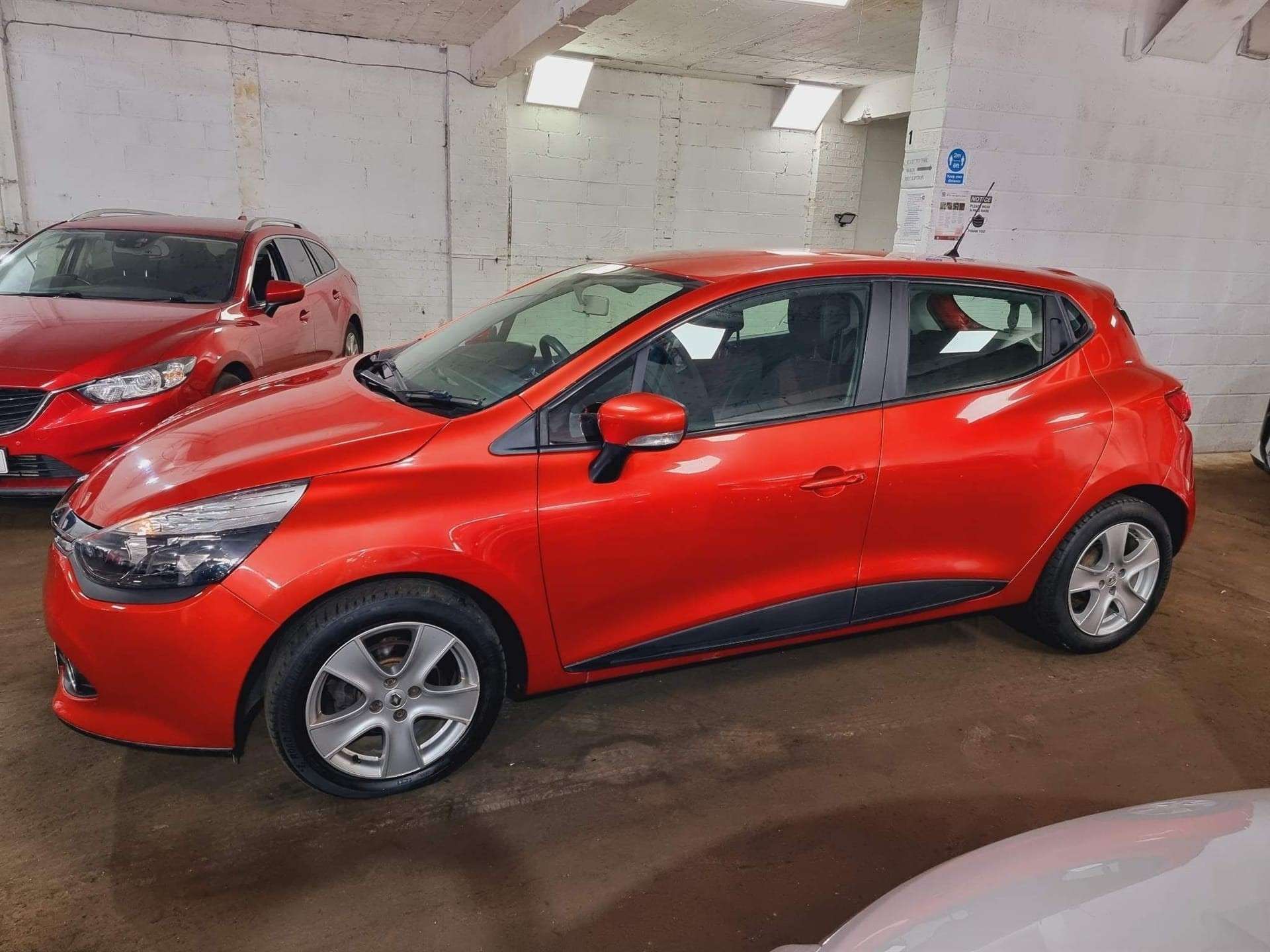 2013 RENAULT CLIO 2013 RENAULT CLIO