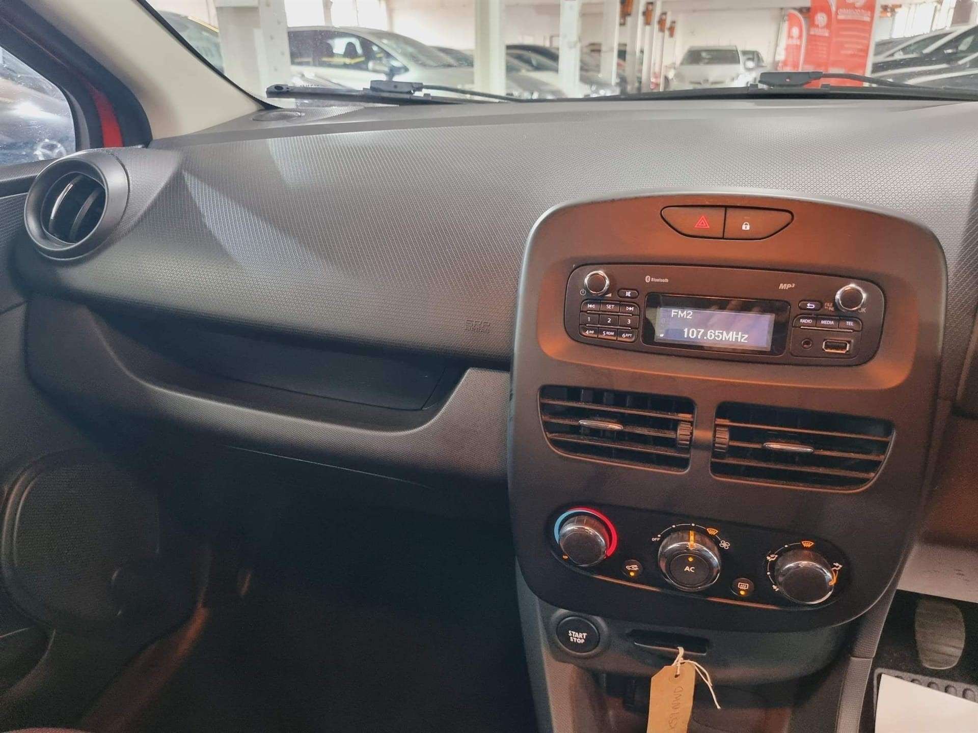 2013 RENAULT CLIO 2013 RENAULT CLIO