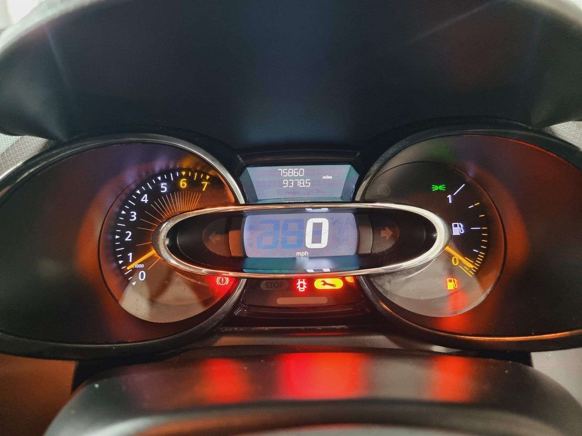 2013 RENAULT CLIO 2013 RENAULT CLIO