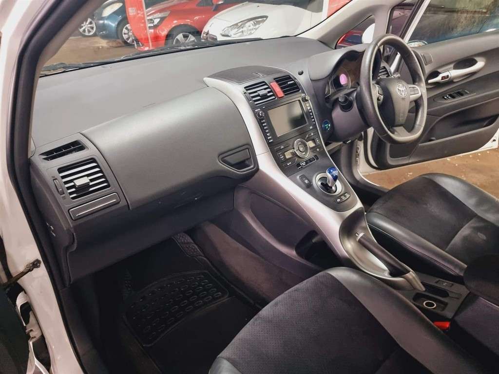 2010 TOYOTA AURIS 2010 TOYOTA AURIS