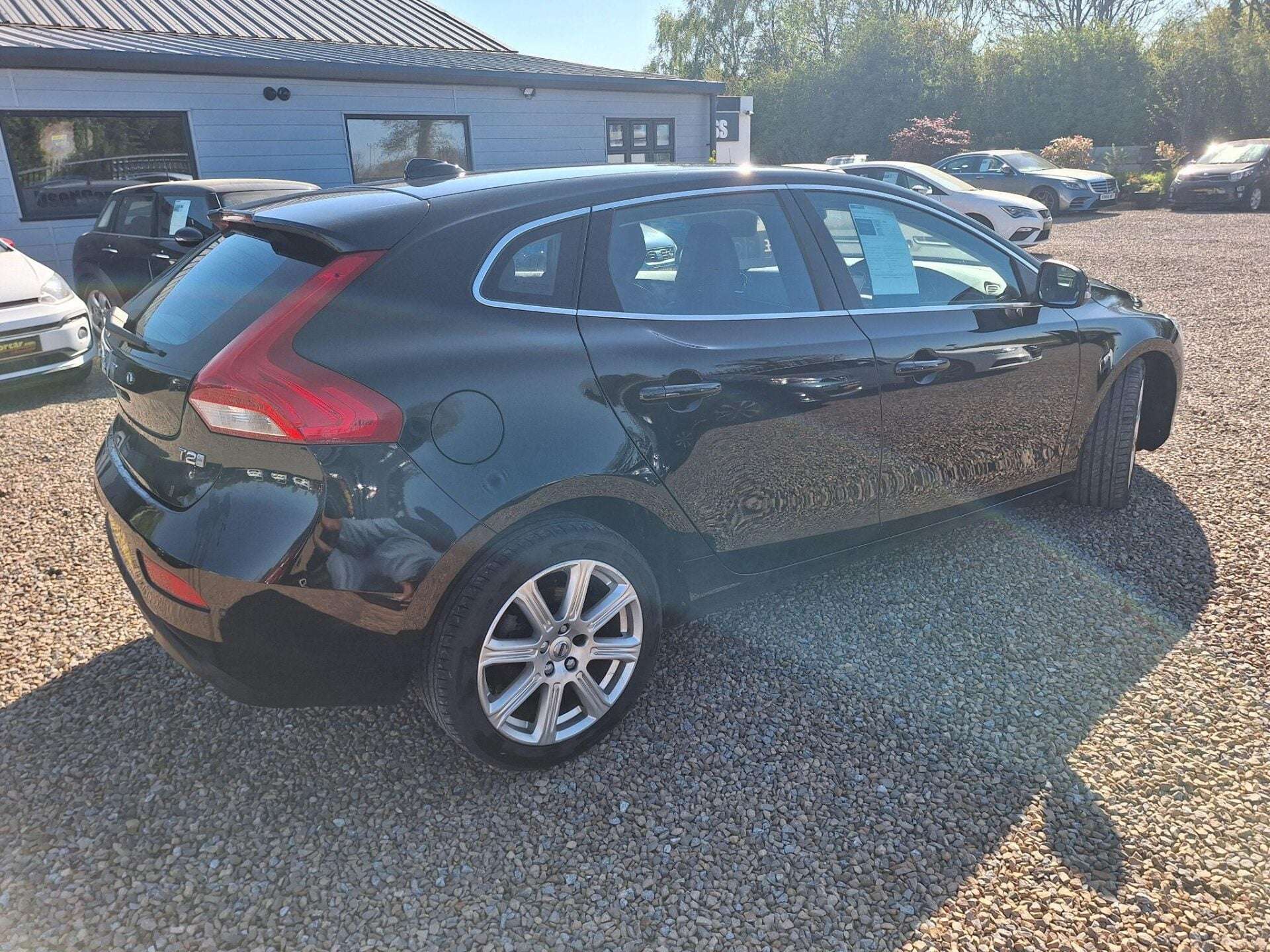 2018 VOLVO V40 2018 VOLVO V40