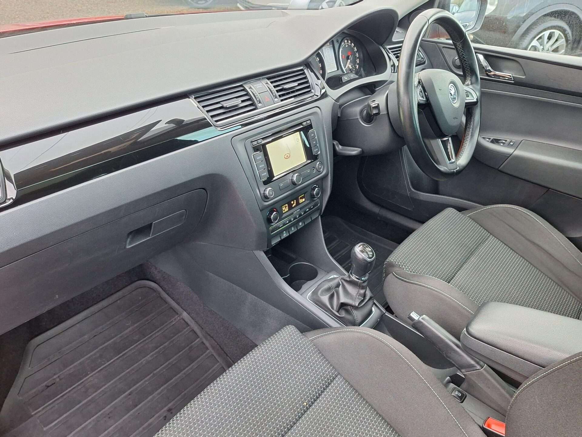 2015 SKODA RAPID SPACEBACK 2015 SKODA RAPID SPACEBACK