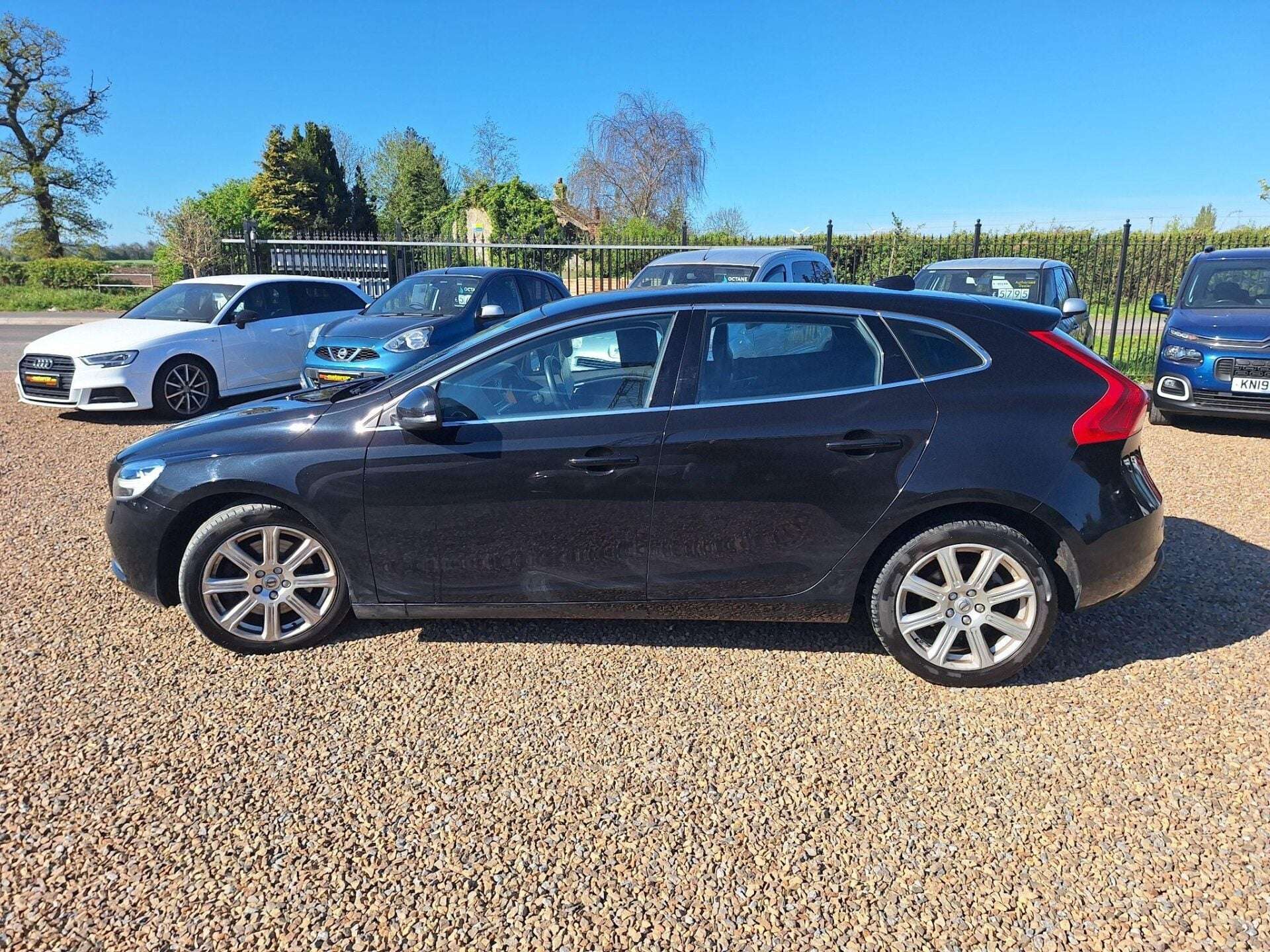 2018 VOLVO V40 2018 VOLVO V40