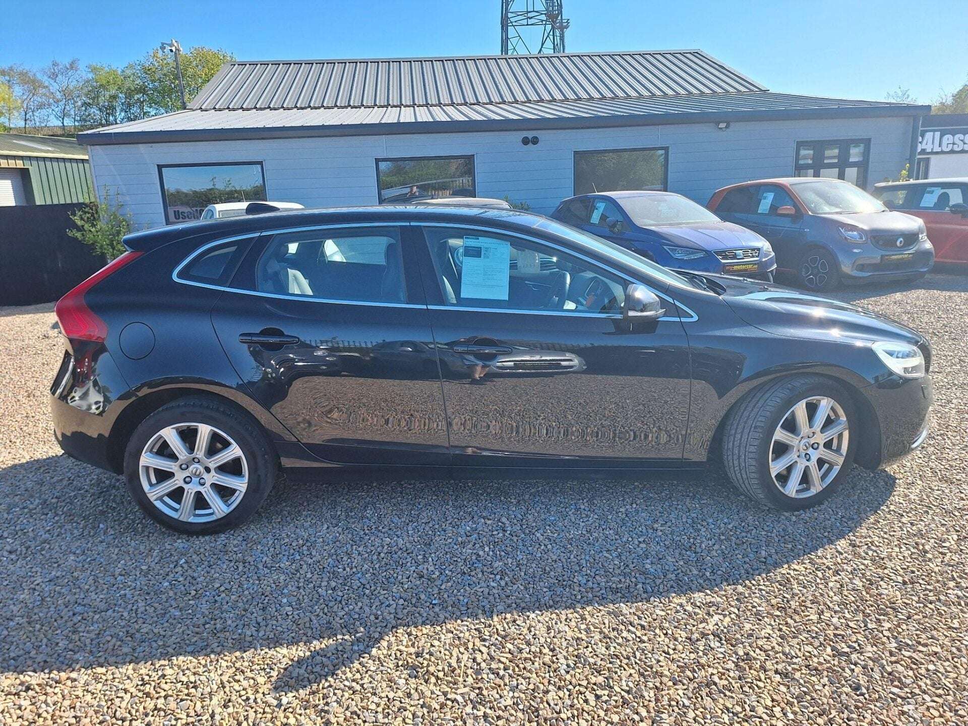 2018 VOLVO V40 2018 VOLVO V40