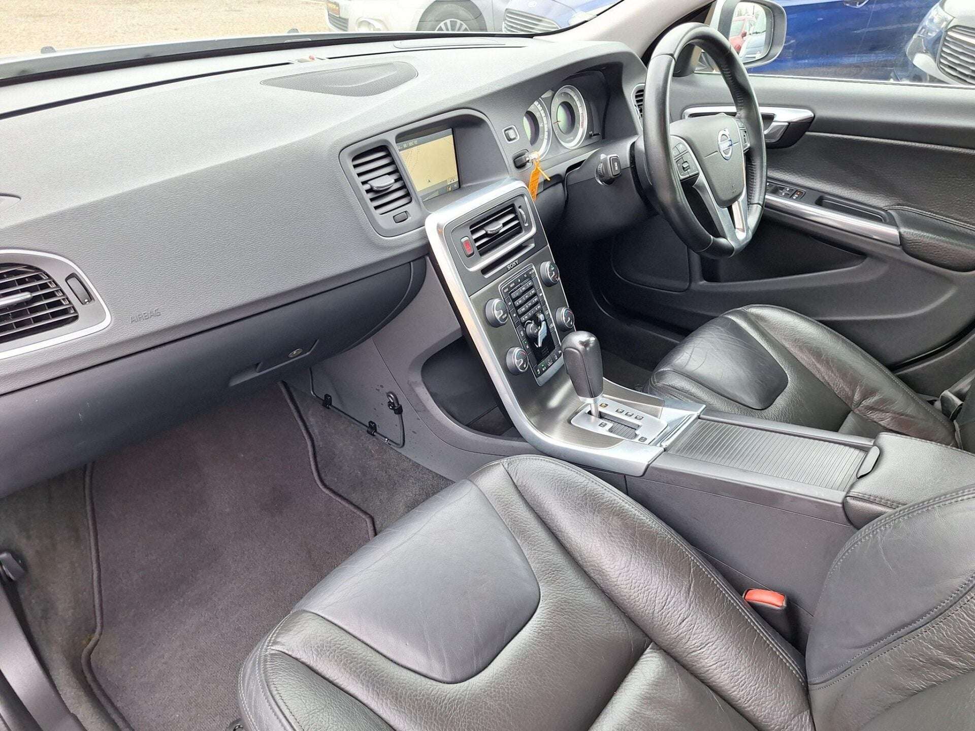 A 2012 VOLVO S60 2.0 T5 SE Lux Powershift Euro 5 4dr A 2012 VOLVO S60 2.0 T5 SE Lux Powershift Euro 5 4dr