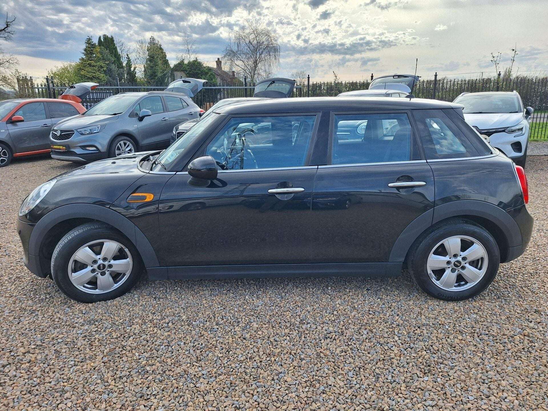 2017 MINI HATCH 2017 MINI HATCH