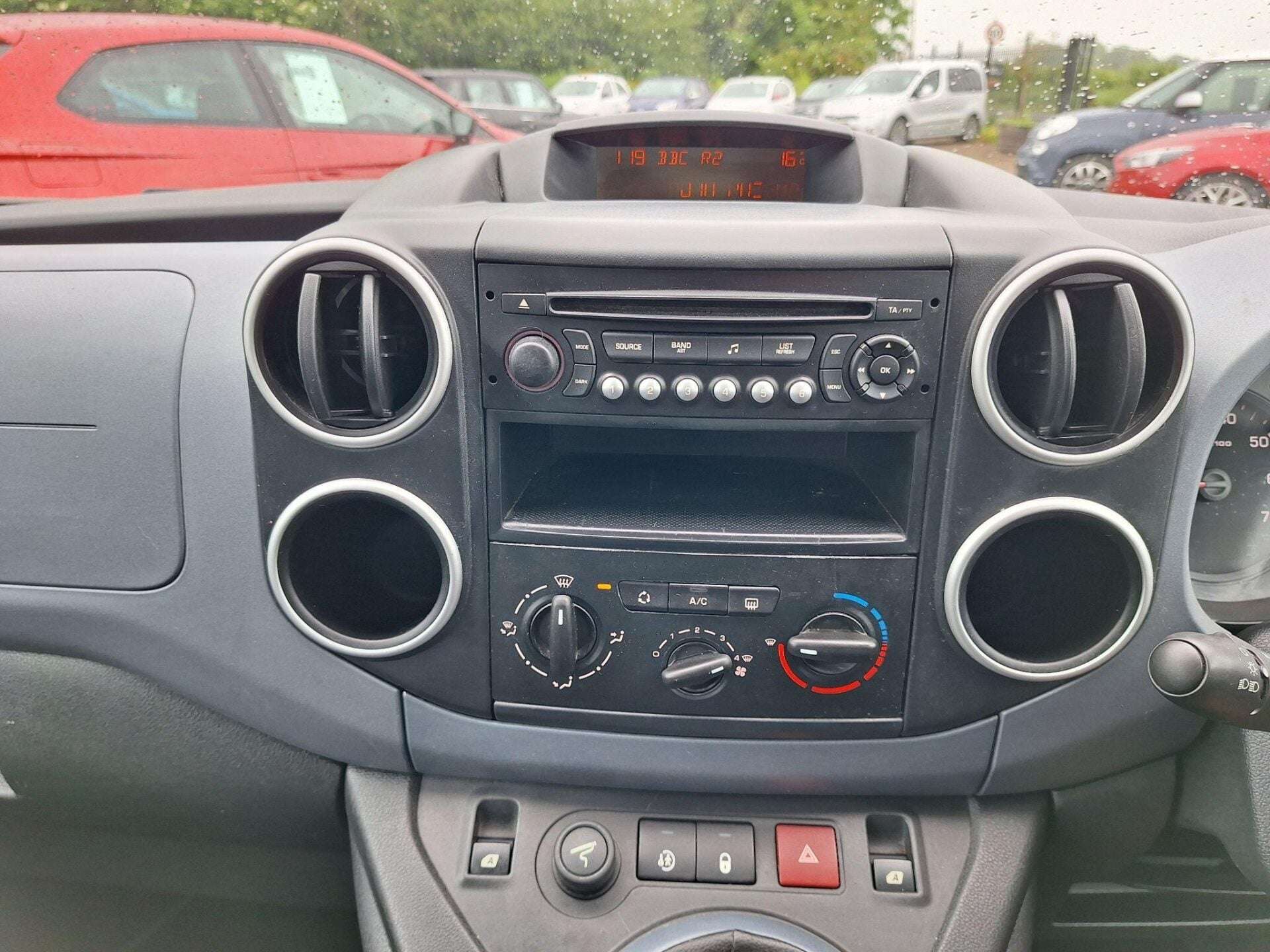 2012 PEUGEOT PARTNER TEPEE 2012 PEUGEOT PARTNER TEPEE