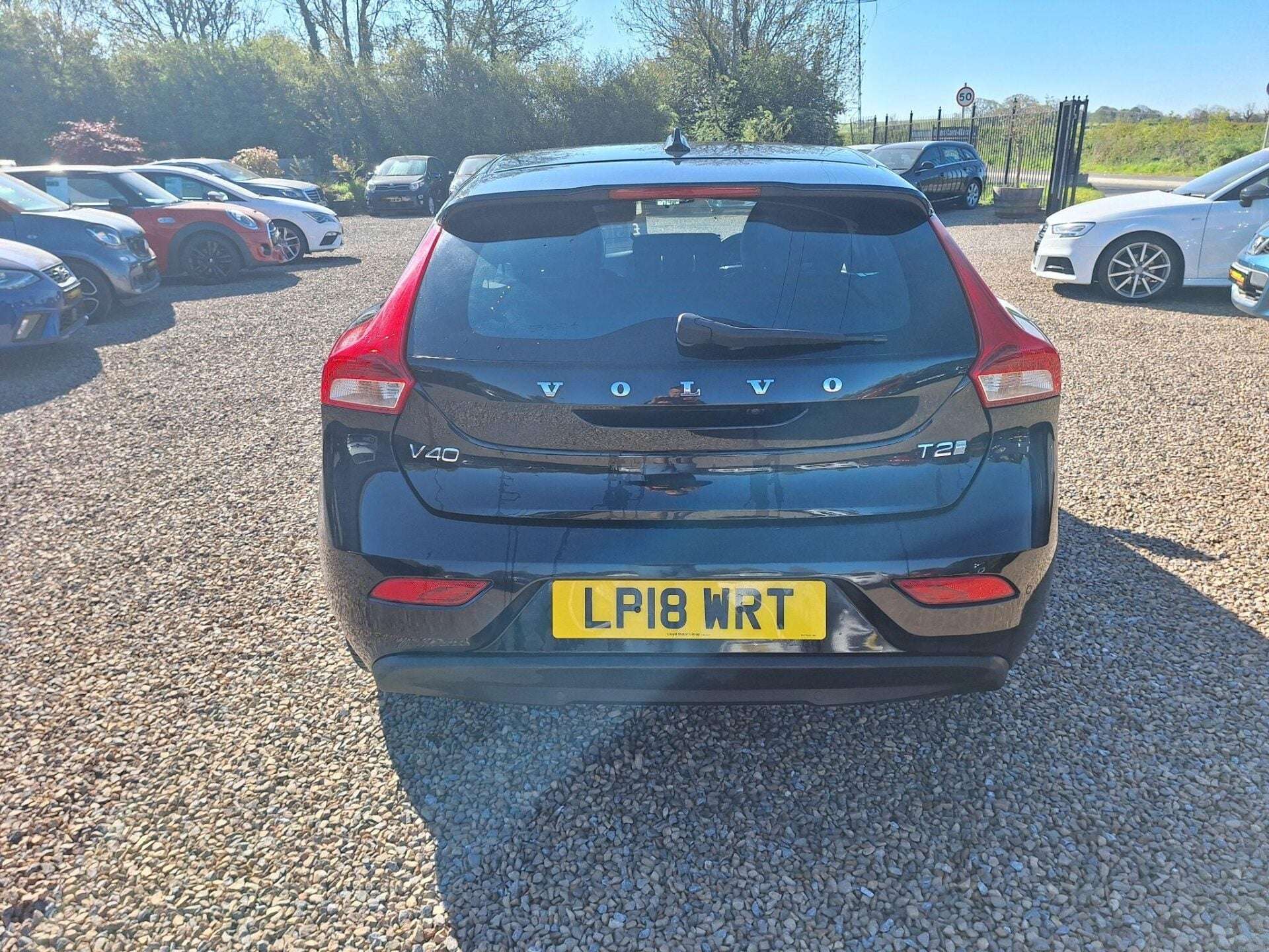 2018 VOLVO V40 2018 VOLVO V40