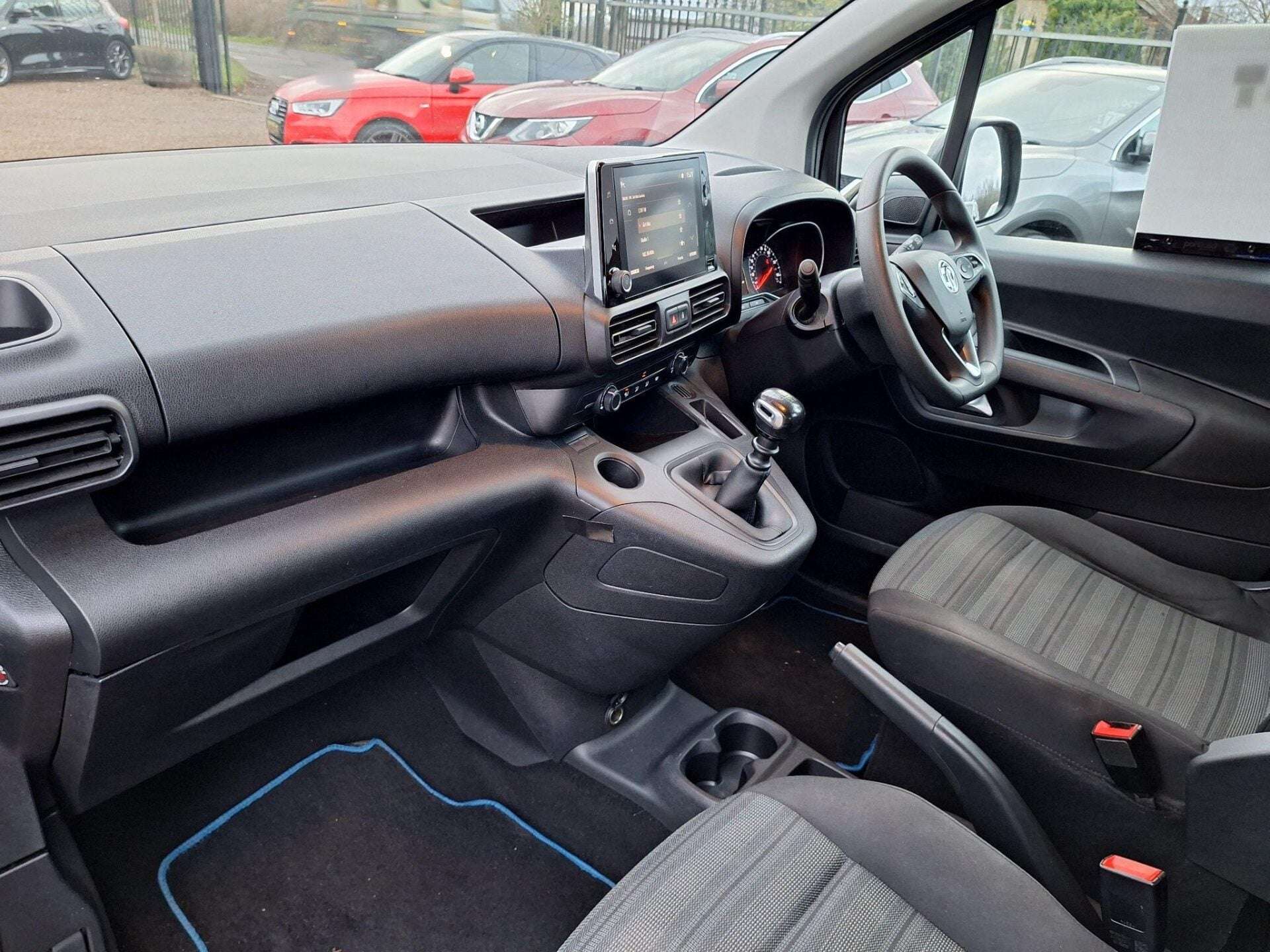 A 2020 VAUXHALL COMBO LIFE 1.2 Turbo Energy Euro 6 (s/s) 5dr (7 Seat) A 2020 VAUXHALL COMBO LIFE 1.2 Turbo Energy Euro 6 (s/s) 5dr (7 Seat)