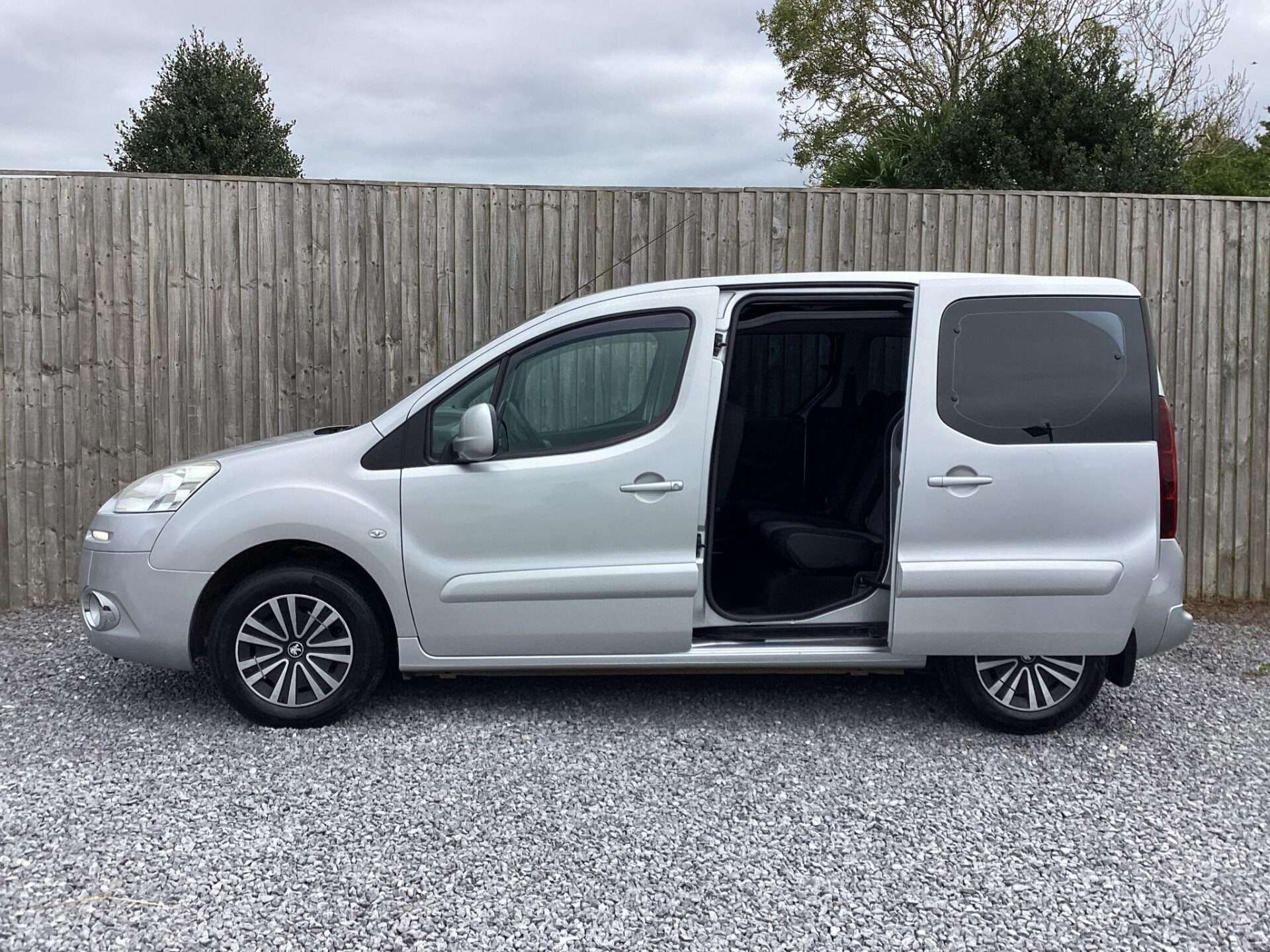 2013 PEUGEOT PARTNER TEPEE 2013 PEUGEOT PARTNER TEPEE