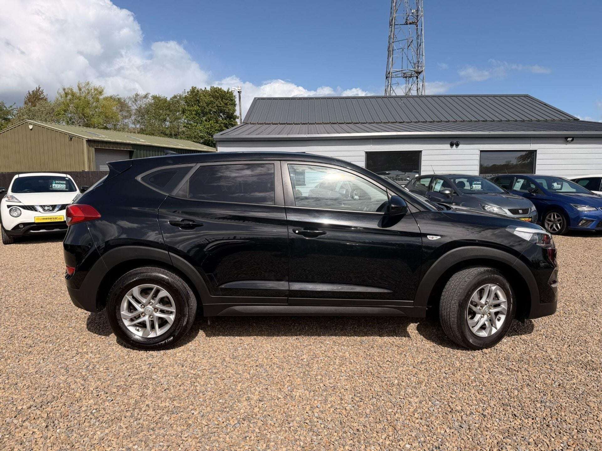 A 2016 HYUNDAI TUCSON 1.6 GDi Blue Drive S Euro 6 (s/s) 5dr A 2016 HYUNDAI TUCSON 1.6 GDi Blue Drive S Euro 6 (s/s) 5dr