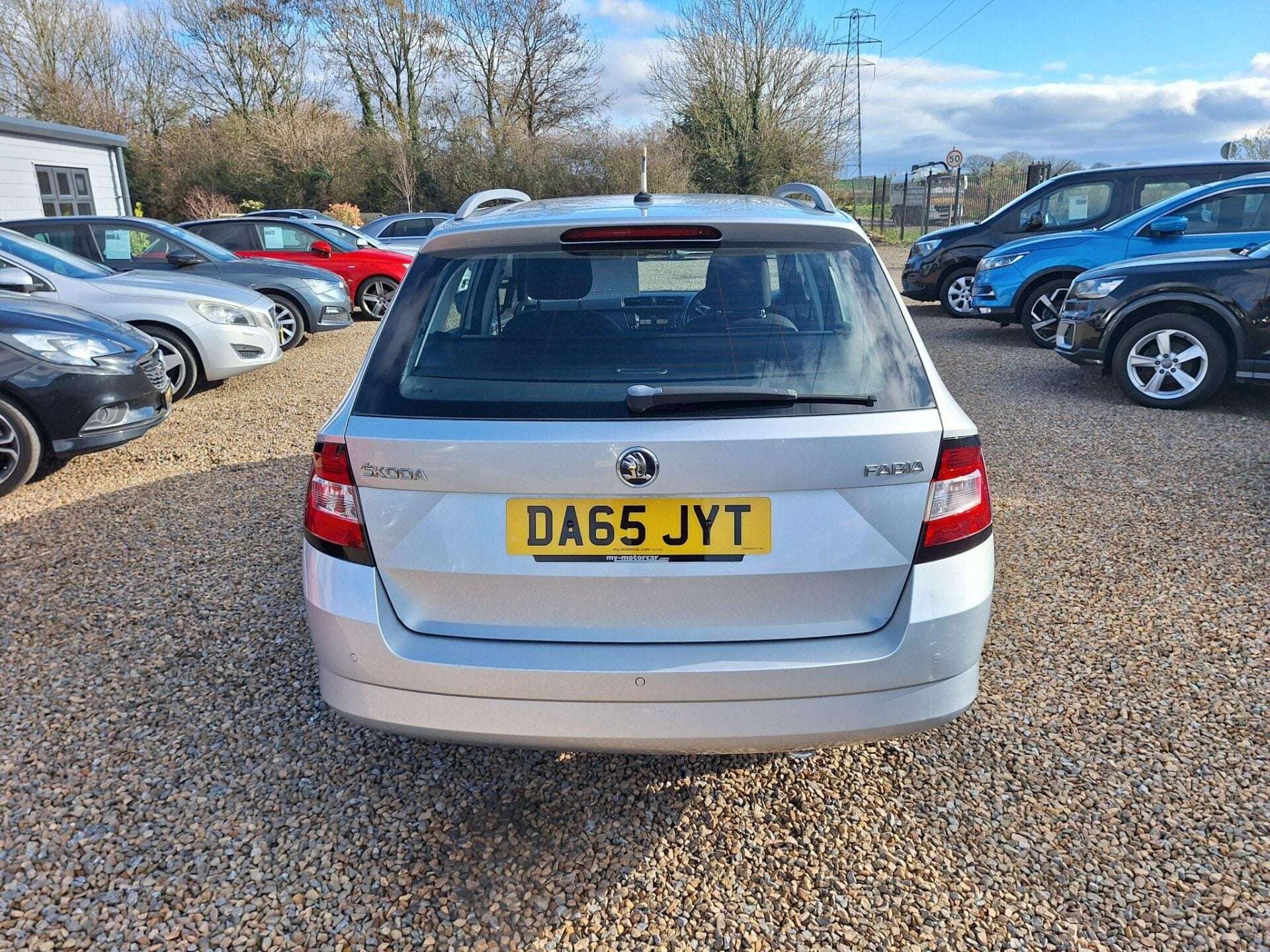 A 2015 SKODA FABIA 1.2 TSI SE L DSG Euro 6 (s/s) 5dr A 2015 SKODA FABIA 1.2 TSI SE L DSG Euro 6 (s/s) 5dr