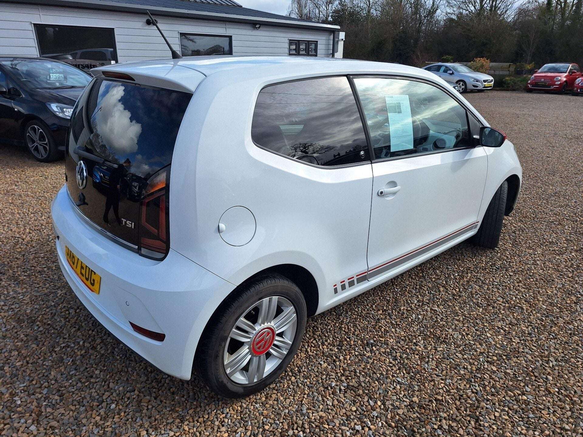 2017 VOLKSWAGEN UP 2017 VOLKSWAGEN UP