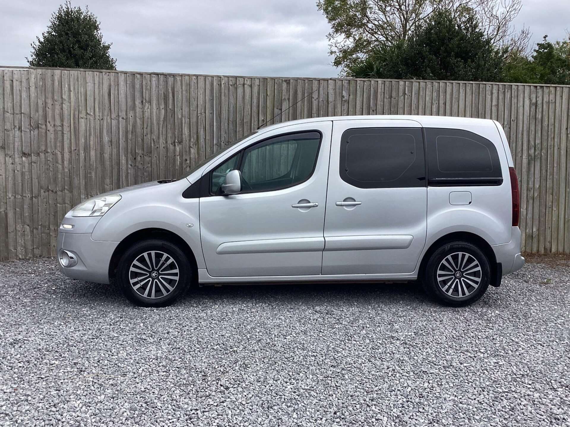 2013 PEUGEOT PARTNER TEPEE 2013 PEUGEOT PARTNER TEPEE