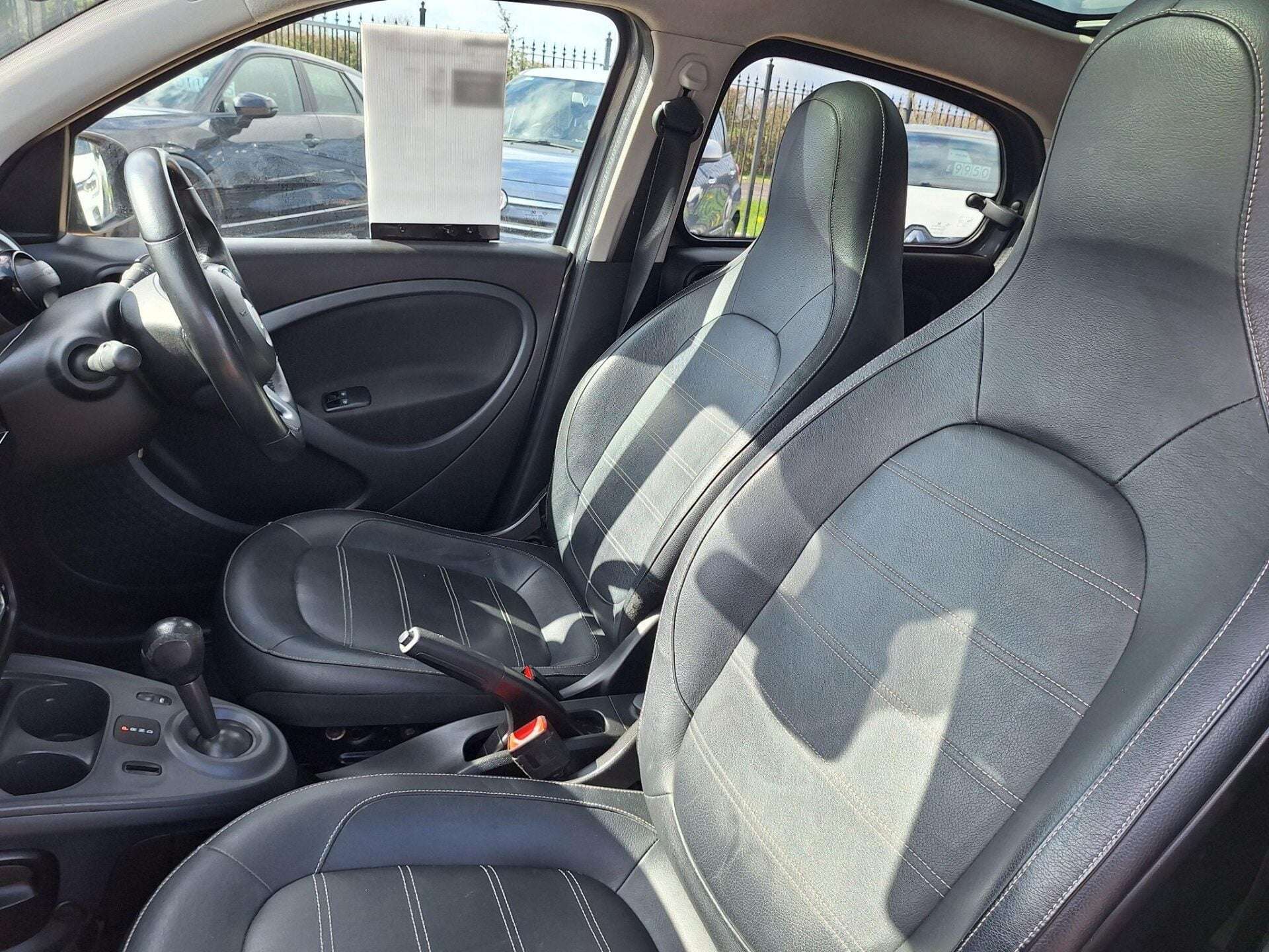 A 2018 SMART FORFOUR EQ 17.6kWh Prime (Premium) Auto 5dr (22kW Charger) A 2018 SMART FORFOUR EQ 17.6kWh Prime (Premium) Auto 5dr (22kW Charger)