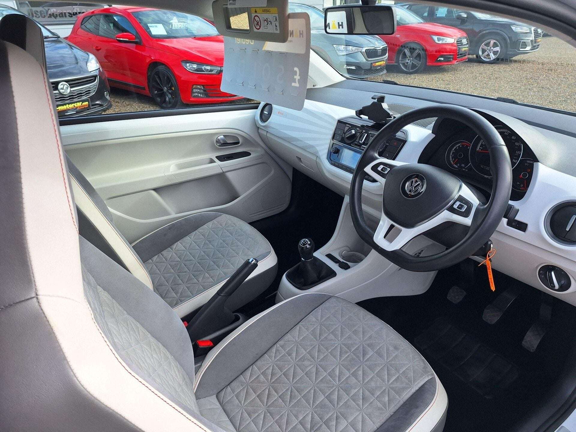 2017 VOLKSWAGEN UP 2017 VOLKSWAGEN UP