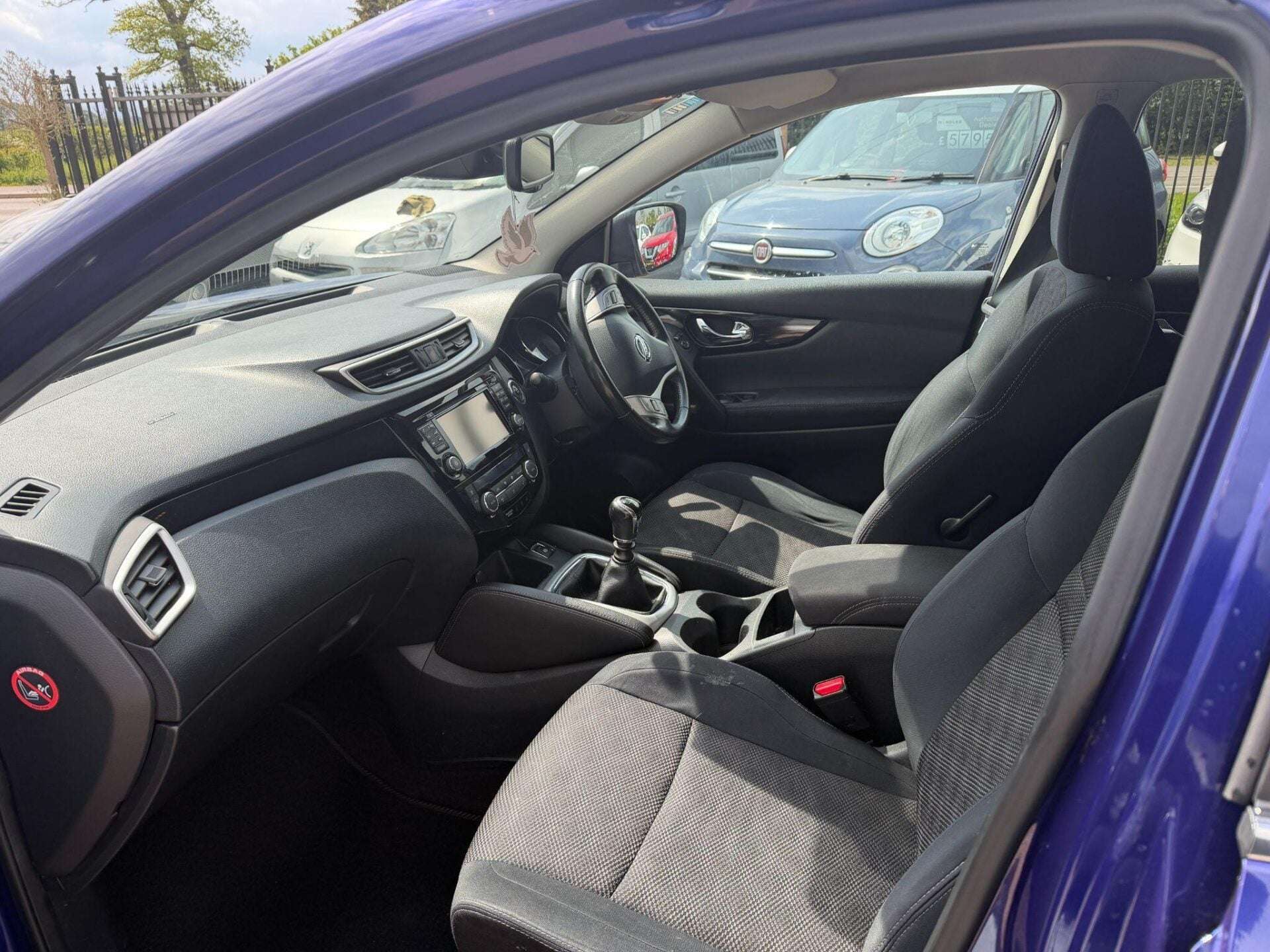 A 2015 NISSAN QASHQAI 1.2 DIG-T n-tec 2WD Euro 5 (s/s) 5dr A 2015 NISSAN QASHQAI 1.2 DIG-T n-tec 2WD Euro 5 (s/s) 5dr
