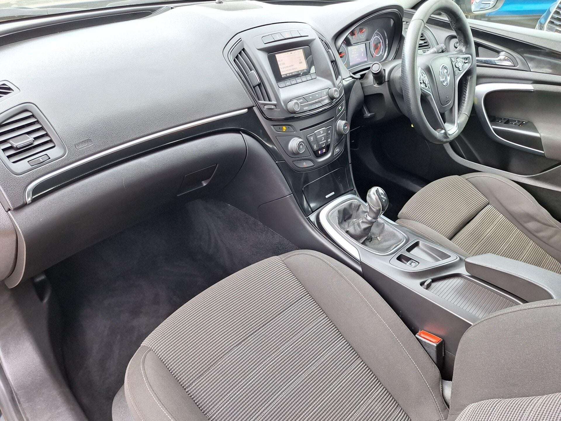 A 2014 VAUXHALL INSIGNIA 2.0 CDTi ecoFLEX SRi Sports Tourer Euro 5 (s/s) 5dr A 2014 VAUXHALL INSIGNIA 2.0 CDTi ecoFLEX SRi Sports Tourer Euro 5 (s/s) 5dr