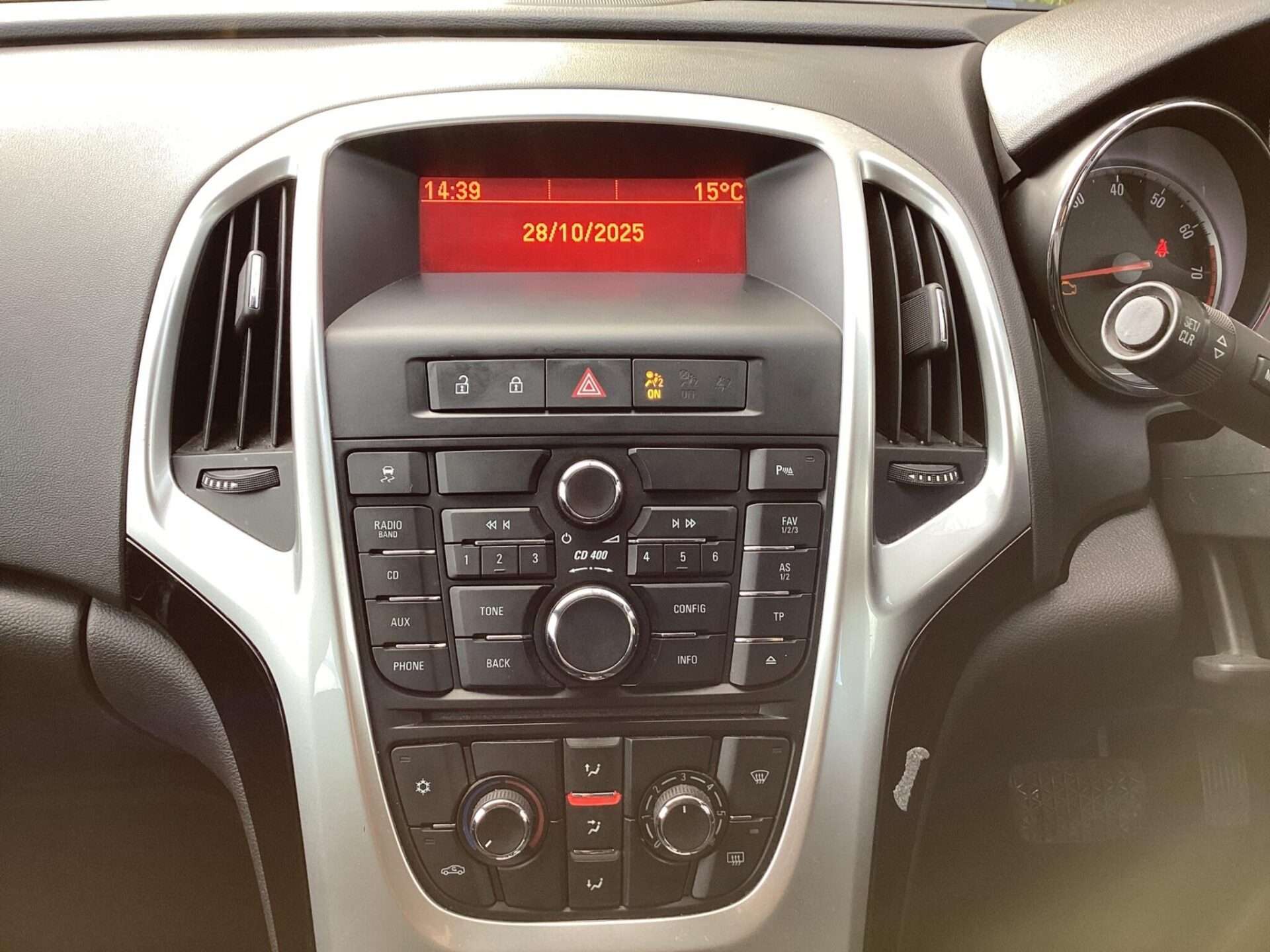 2011 VAUXHALL ASTRA 2011 VAUXHALL ASTRA