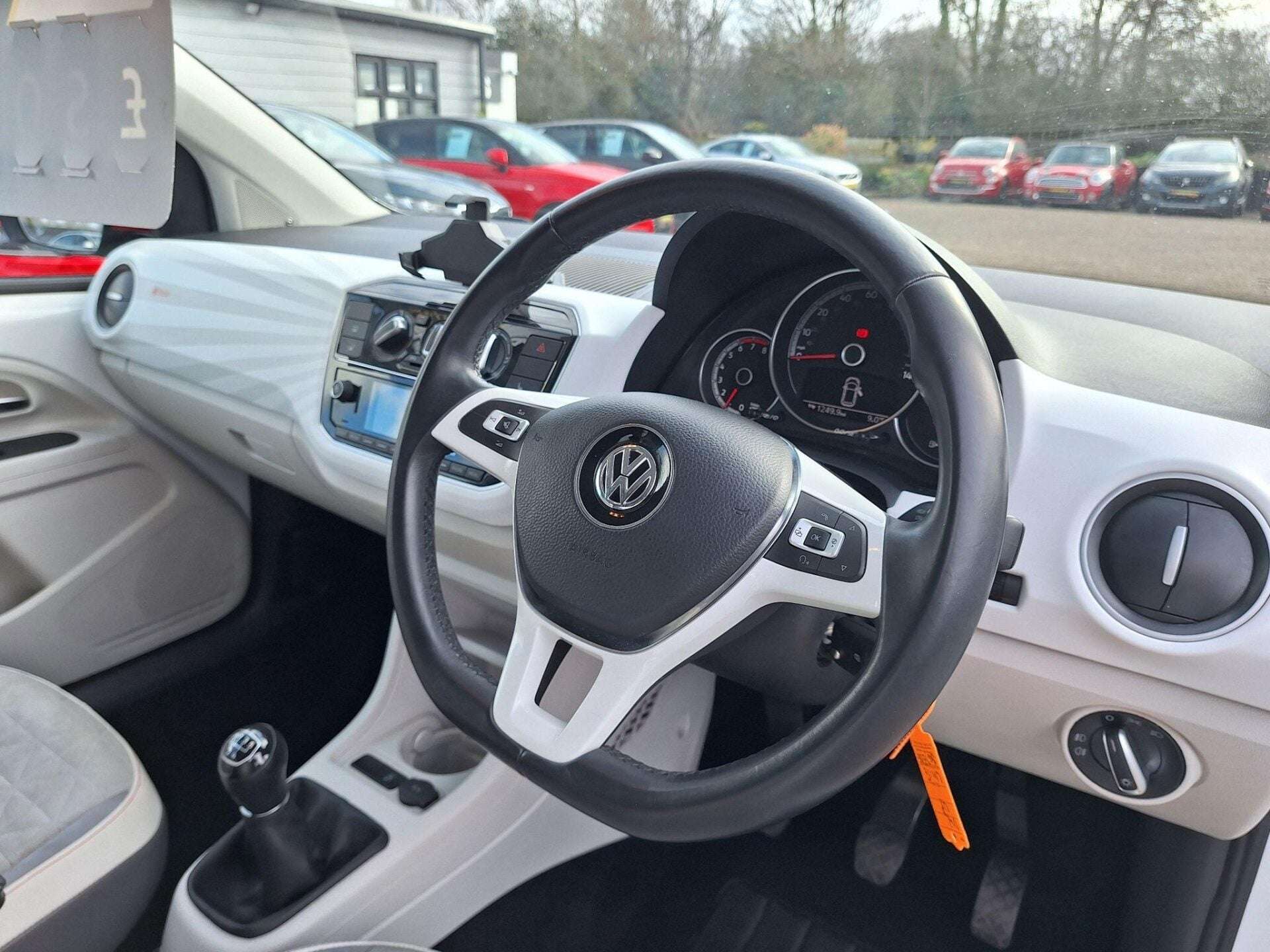 2017 VOLKSWAGEN UP 2017 VOLKSWAGEN UP