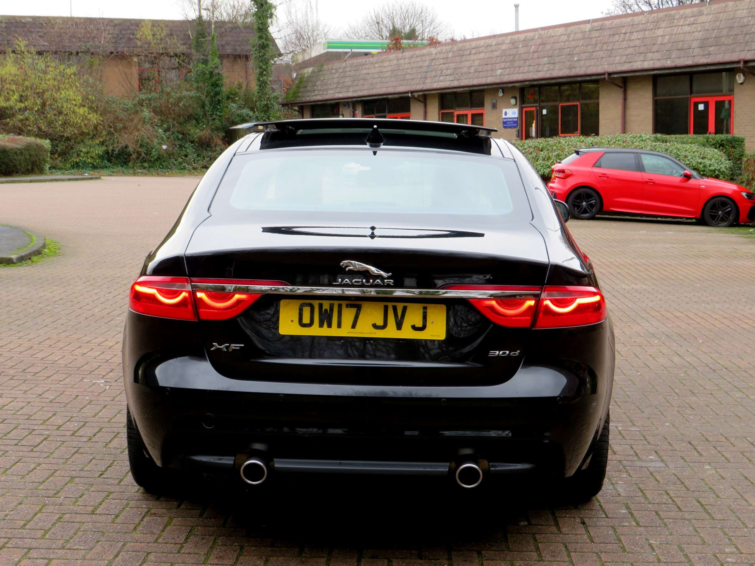 A 2017 JAGUAR XF 3.0d V6 Portfolio Saloon 4dr Diesel Auto Euro 6 (s/s) (300 ps) A 2017 JAGUAR XF 3.0d V6 Portfolio Saloon 4dr Diesel Auto Euro 6 (s/s) (300 ps)