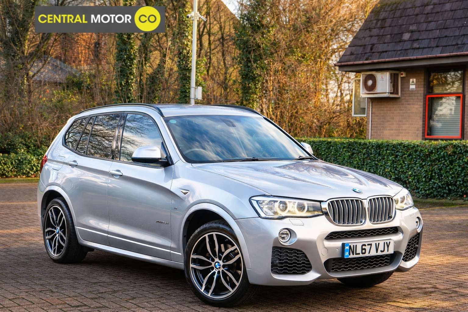 A 2017 BMW X3 3.0 35d M Sport SUV 5dr Diesel Auto xDrive Euro 6 (s/s) (313 ps) A 2017 BMW X3 3.0 35d M Sport SUV 5dr Diesel Auto xDrive Euro 6 (s/s) (313 ps)