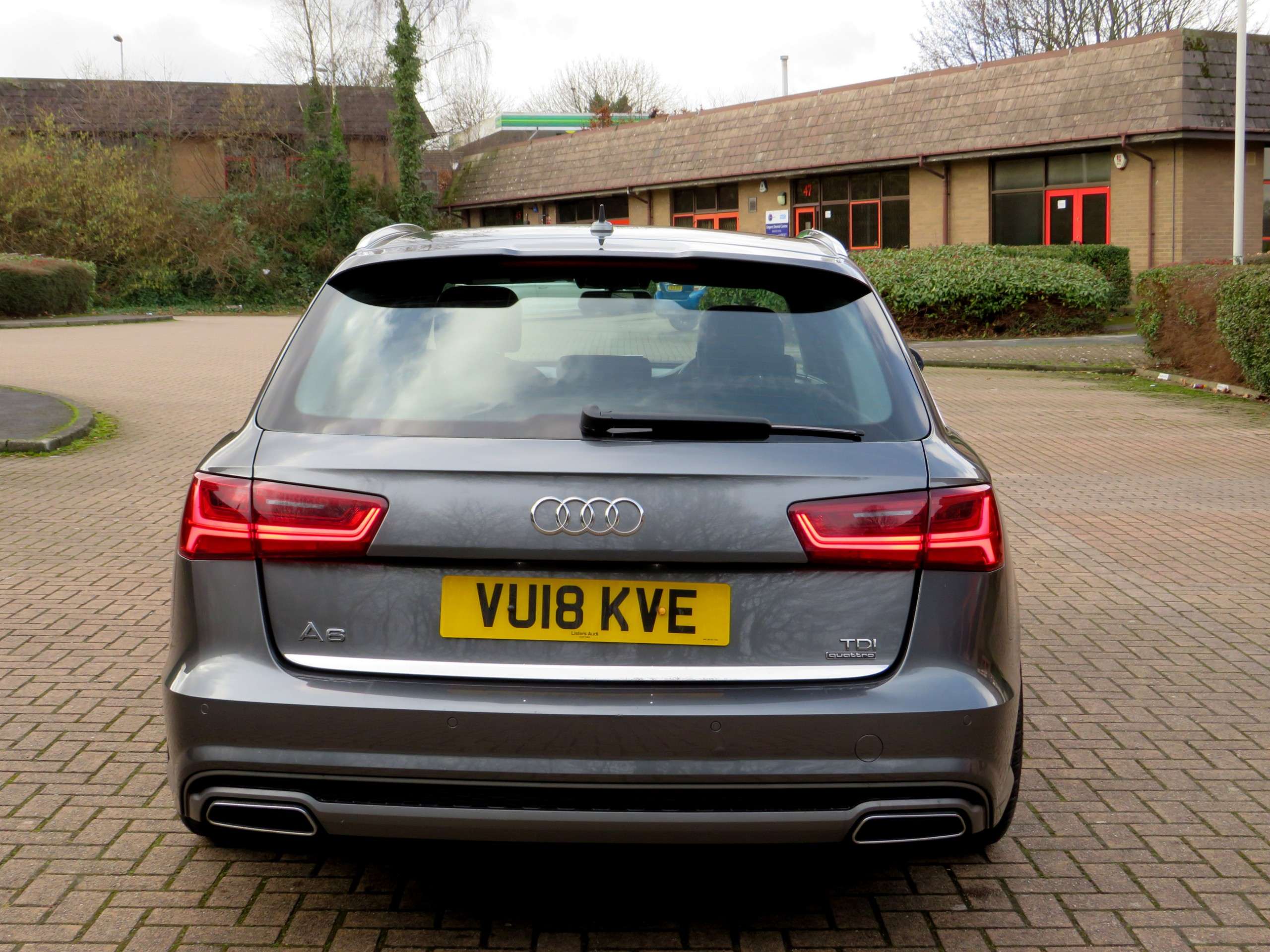 A 2018 AUDI A6 AVANT 2.0 TDI S line Estate 5dr Diesel S Tronic quattro Euro 6 (s/s) (190 ps) A 2018 AUDI A6 AVANT 2.0 TDI S line Estate 5dr Diesel S Tronic quattro Euro 6 (s/s) (190 ps)
