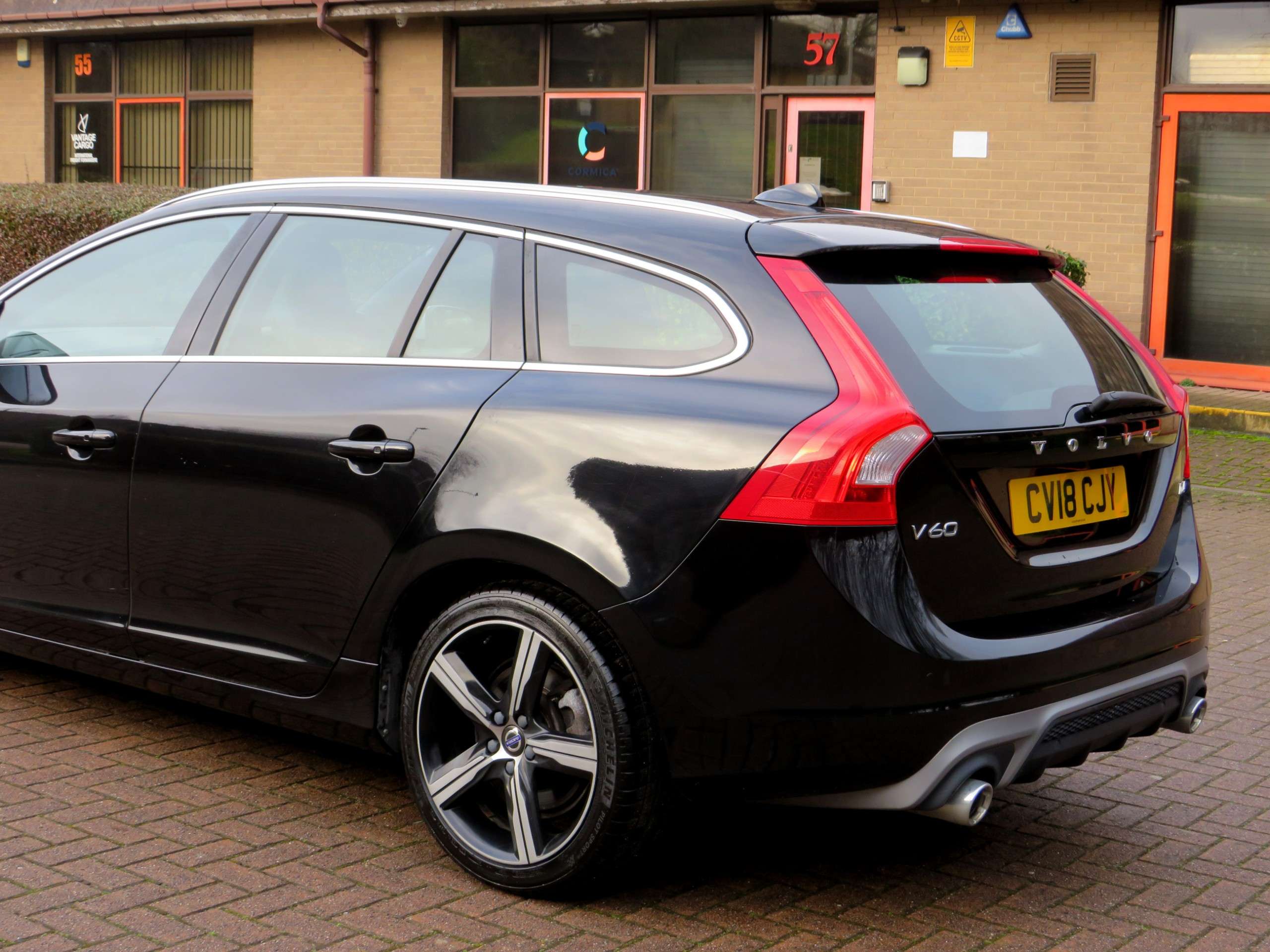 2018 VOLVO V60 2018 VOLVO V60