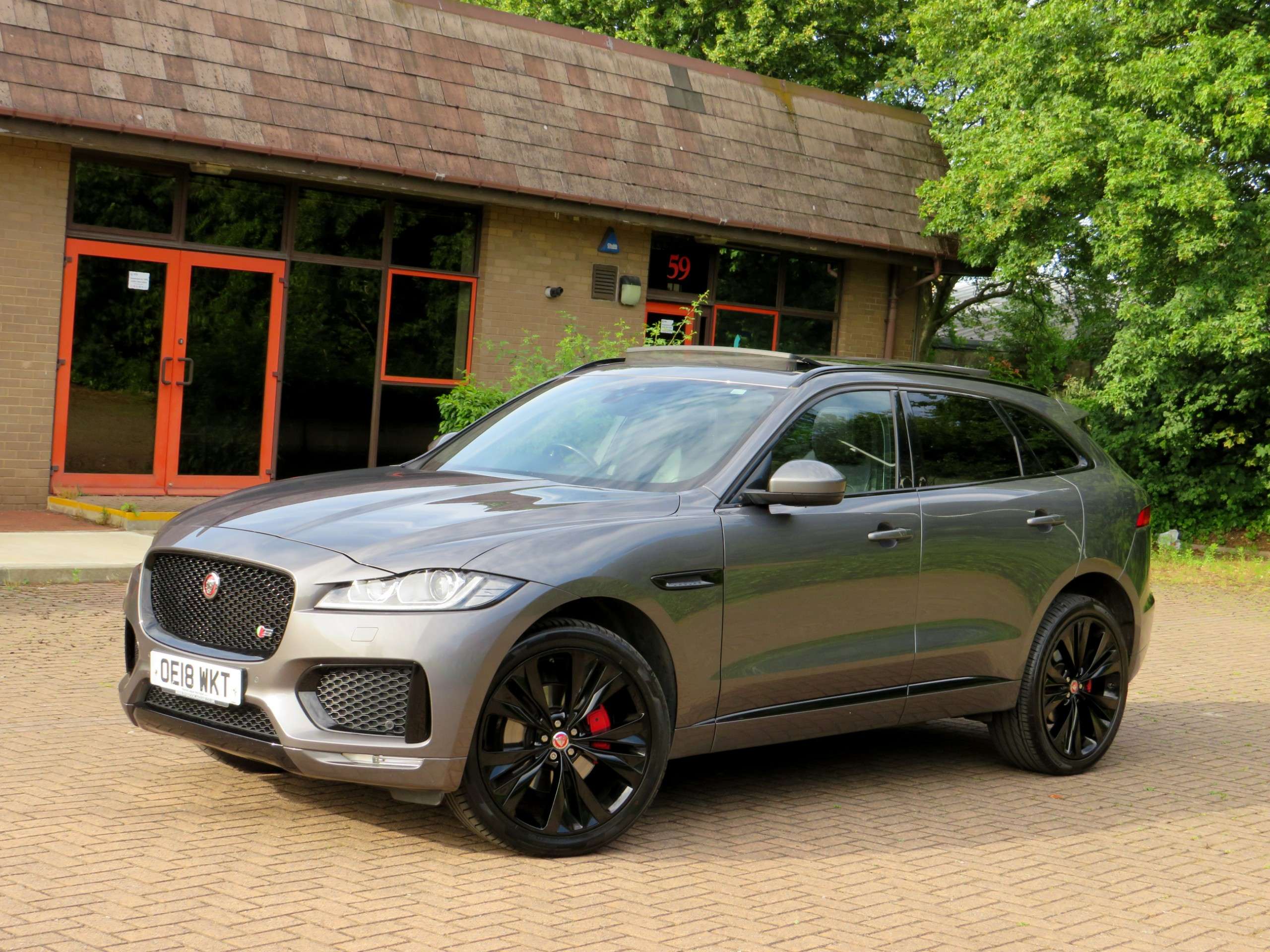 2018 JAGUAR F-PACE 2018 JAGUAR F-PACE