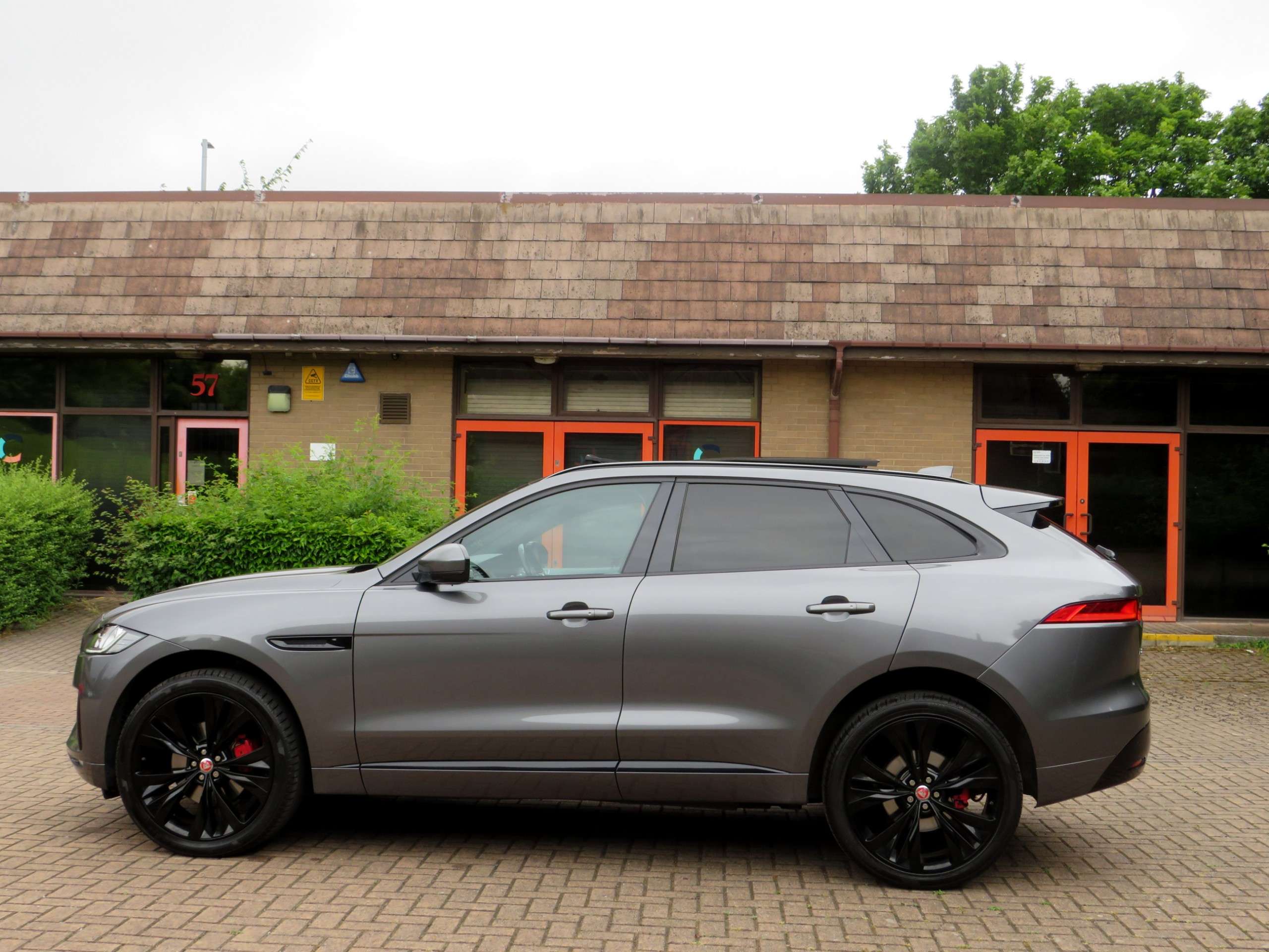 2018 JAGUAR F-PACE 2018 JAGUAR F-PACE