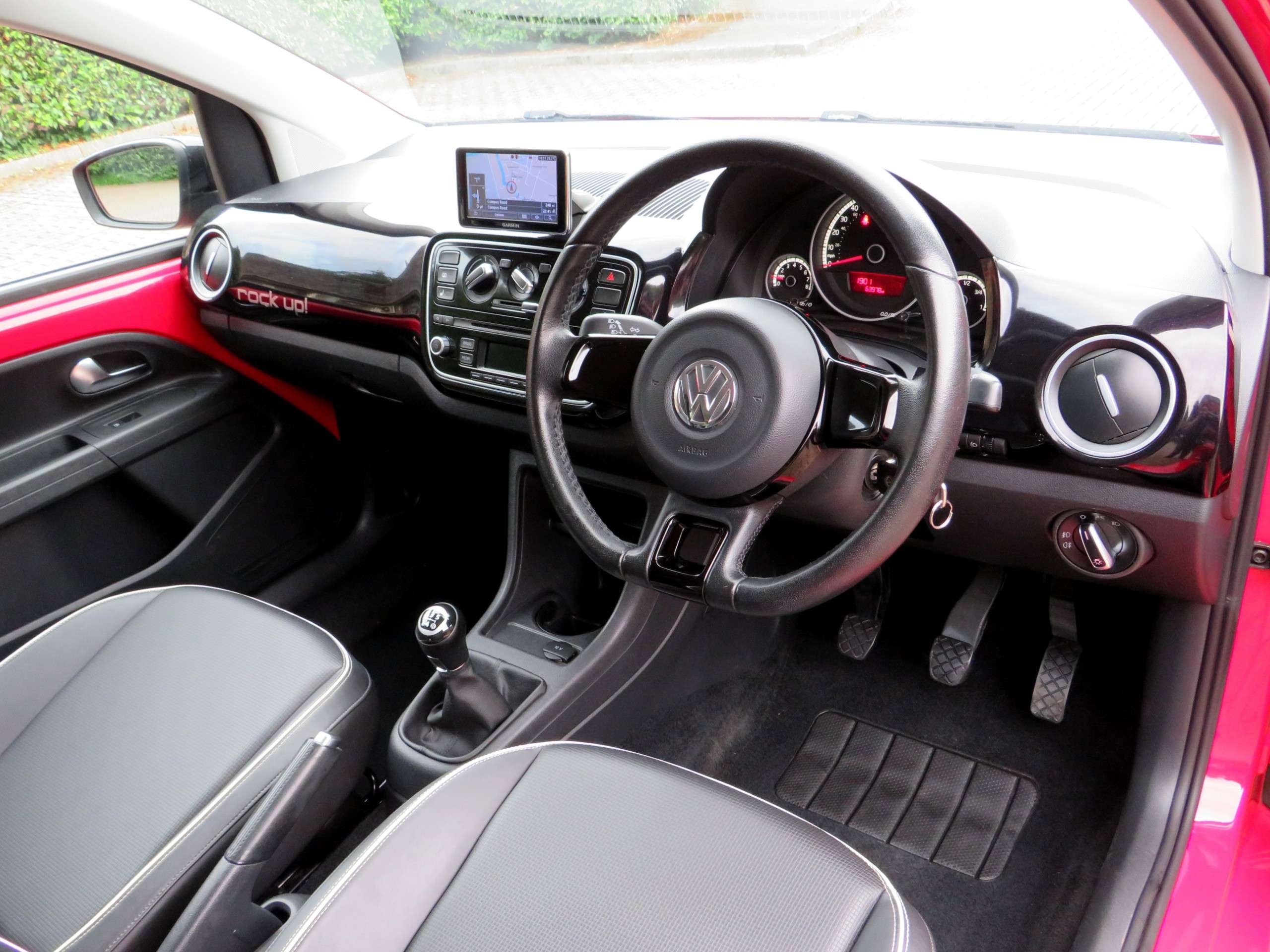 2013 VOLKSWAGEN UP 2013 VOLKSWAGEN UP