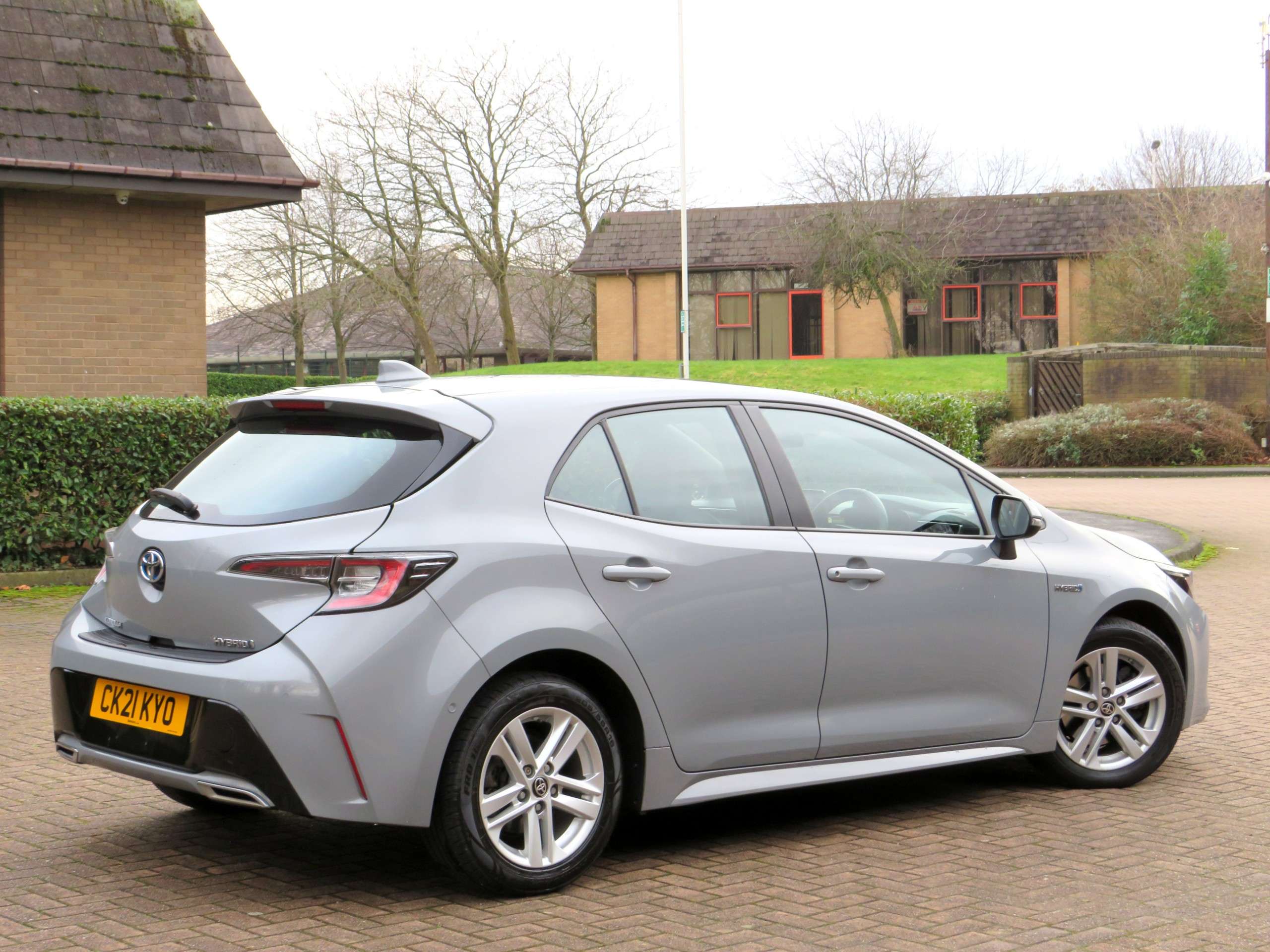 A 2021 TOYOTA COROLLA 2.0 VVT-h GPF Icon Tech Hatchback 5dr Petrol Hybrid CVT Euro 6 (s/s) (184 ps) A 2021 TOYOTA COROLLA 2.0 VVT-h GPF Icon Tech Hatchback 5dr Petrol Hybrid CVT Euro 6 (s/s) (184 ps)