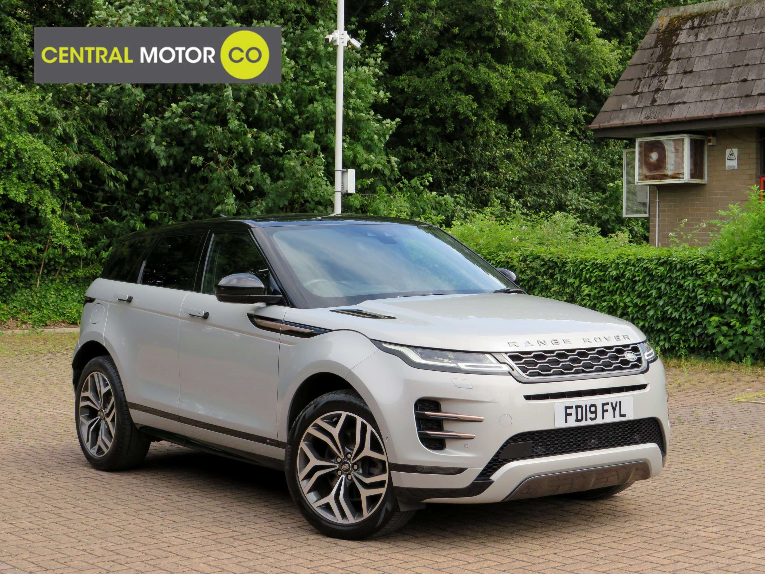 A 2019 LAND ROVER RANGE ROVER EVOQUE 2.0 D180 First Edition SUV 5dr Diesel Auto 4WD Euro 6 (s/s) (180 ps) A 2019 LAND ROVER RANGE ROVER EVOQUE 2.0 D180 First Edition SUV 5dr Diesel Auto 4WD Euro 6 (s/s) (180 ps)