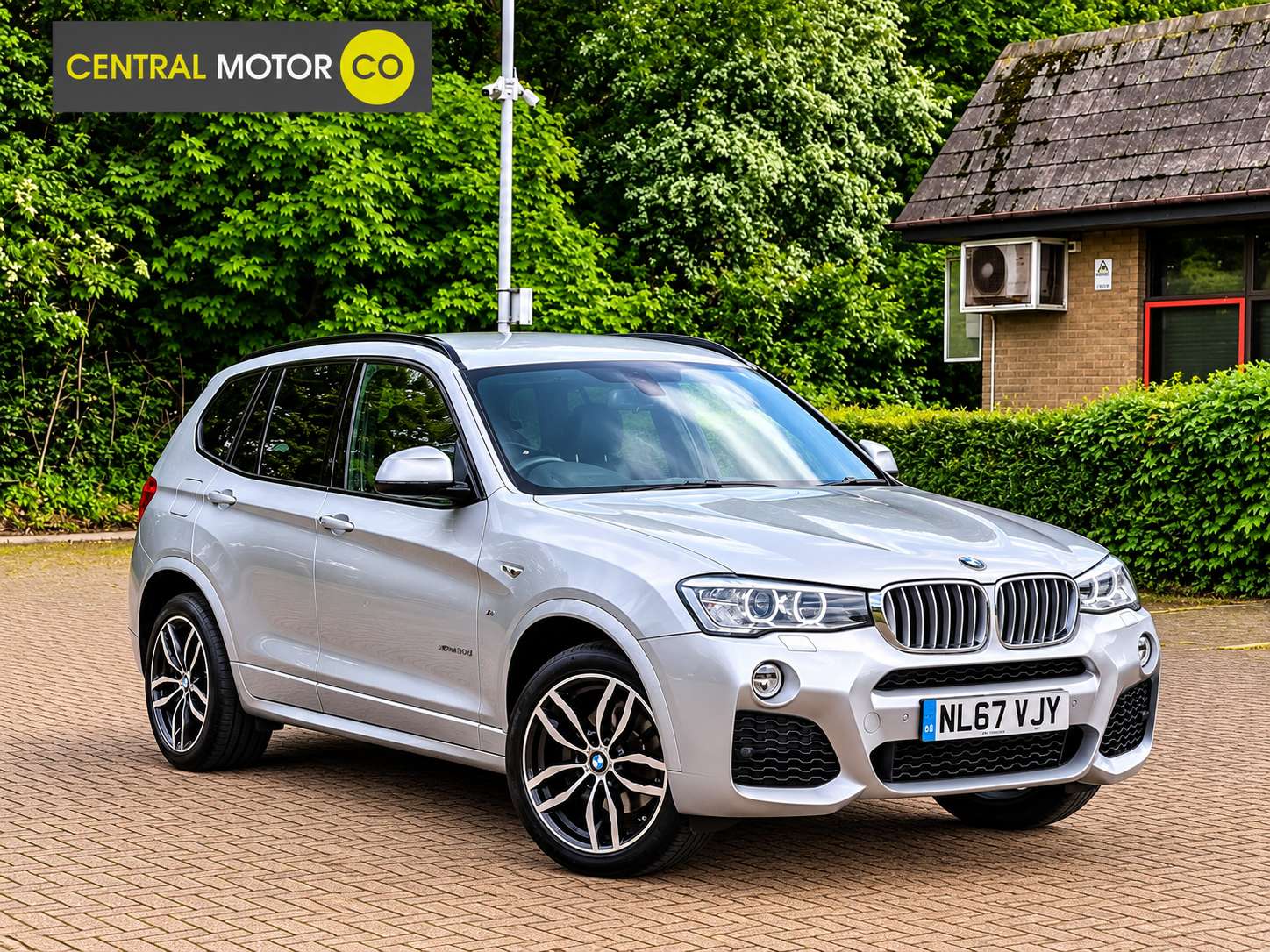 A 2017 BMW X3 3.0 35d M Sport SUV 5dr Diesel Auto xDrive Euro 6 (s/s) (313 ps) A 2017 BMW X3 3.0 35d M Sport SUV 5dr Diesel Auto xDrive Euro 6 (s/s) (313 ps)