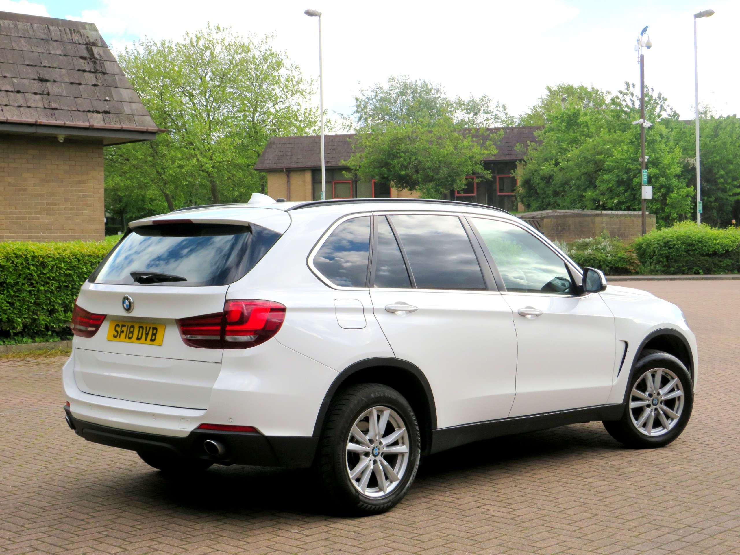 A 2018 BMW X5 2.0 25d SE SUV 5dr Diesel Auto xDrive Euro 6 (s/s) (231 ps) A 2018 BMW X5 2.0 25d SE SUV 5dr Diesel Auto xDrive Euro 6 (s/s) (231 ps)