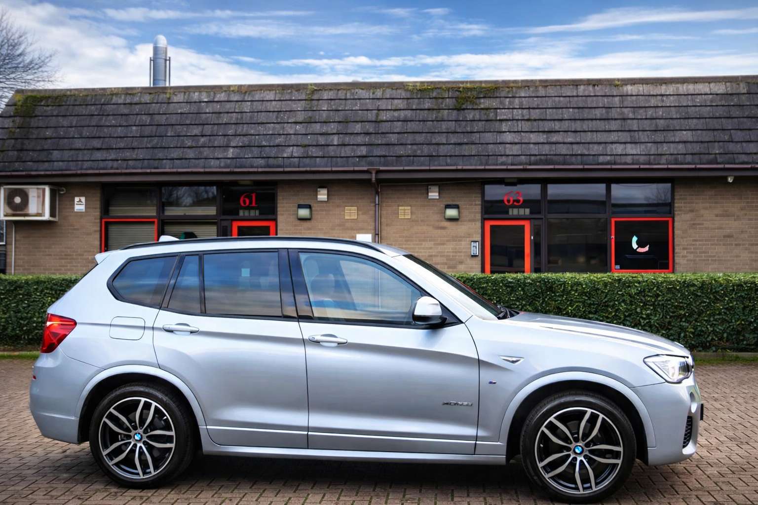 A 2017 BMW X3 3.0 35d M Sport SUV 5dr Diesel Auto xDrive Euro 6 (s/s) (313 ps) A 2017 BMW X3 3.0 35d M Sport SUV 5dr Diesel Auto xDrive Euro 6 (s/s) (313 ps)