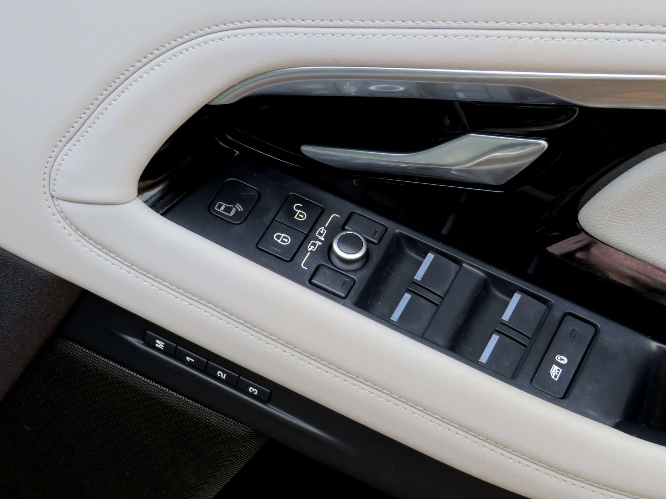 2019 LAND ROVER RANGE ROVER EVOQUE 2019 LAND ROVER RANGE ROVER EVOQUE