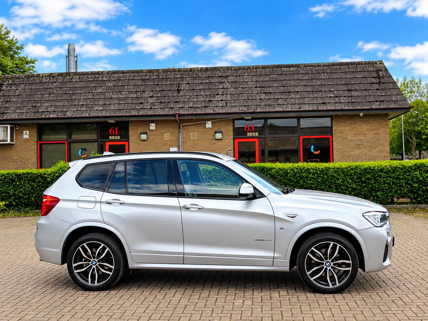 A 2017 BMW X3 3.0 35d M Sport SUV 5dr Diesel Auto xDrive Euro 6 (s/s) (313 ps) A 2017 BMW X3 3.0 35d M Sport SUV 5dr Diesel Auto xDrive Euro 6 (s/s) (313 ps)