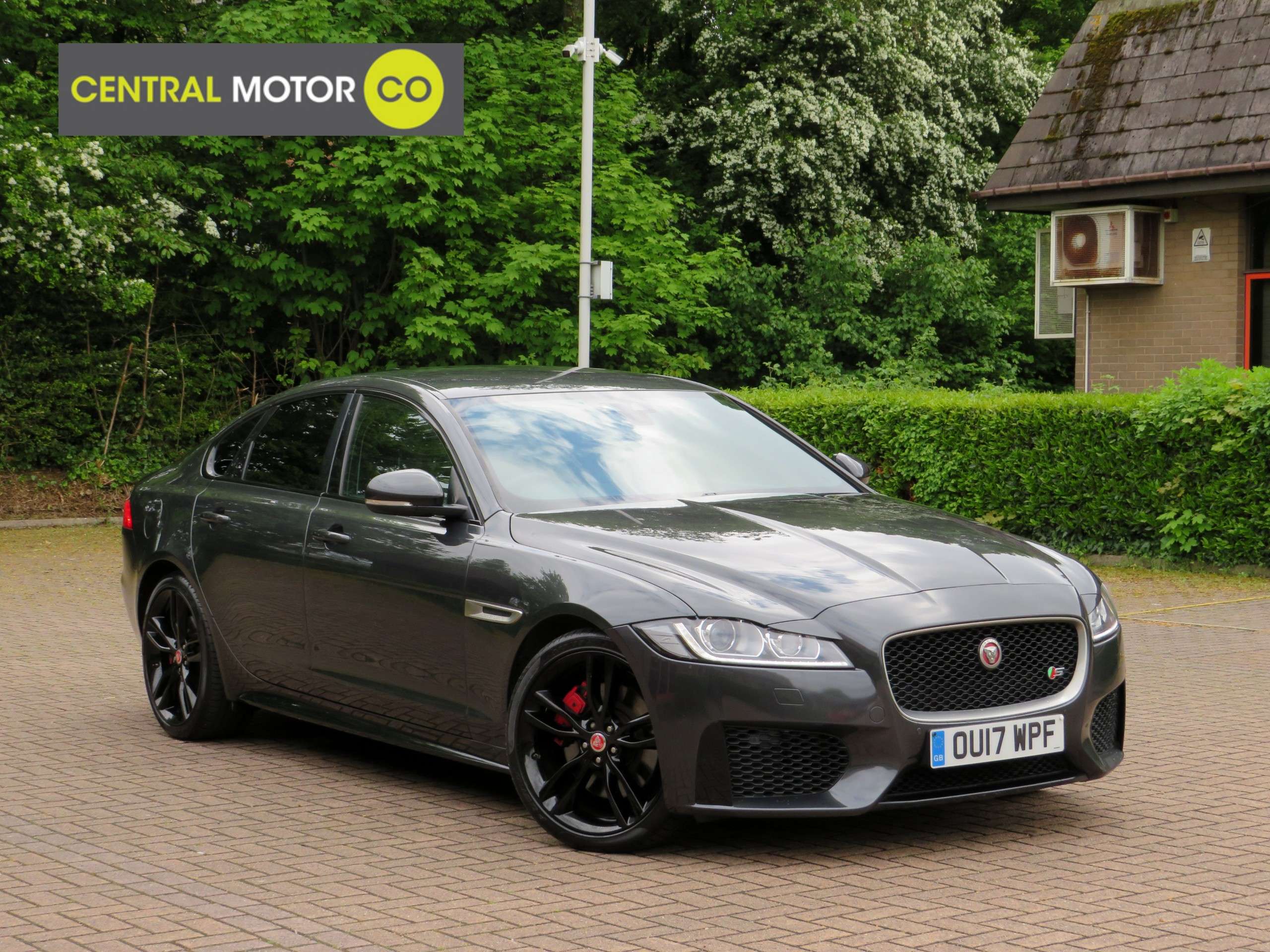 A 2017 JAGUAR XF 3.0 V6 S Saloon 4dr Petrol Auto Euro 6 (s/s) (380 ps) A 2017 JAGUAR XF 3.0 V6 S Saloon 4dr Petrol Auto Euro 6 (s/s) (380 ps)